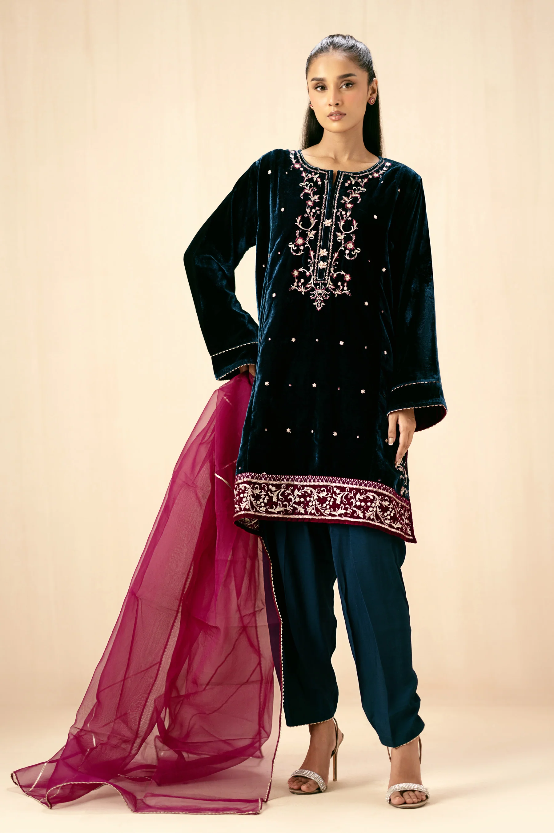 STITCHED EMBROIDERED SUIT