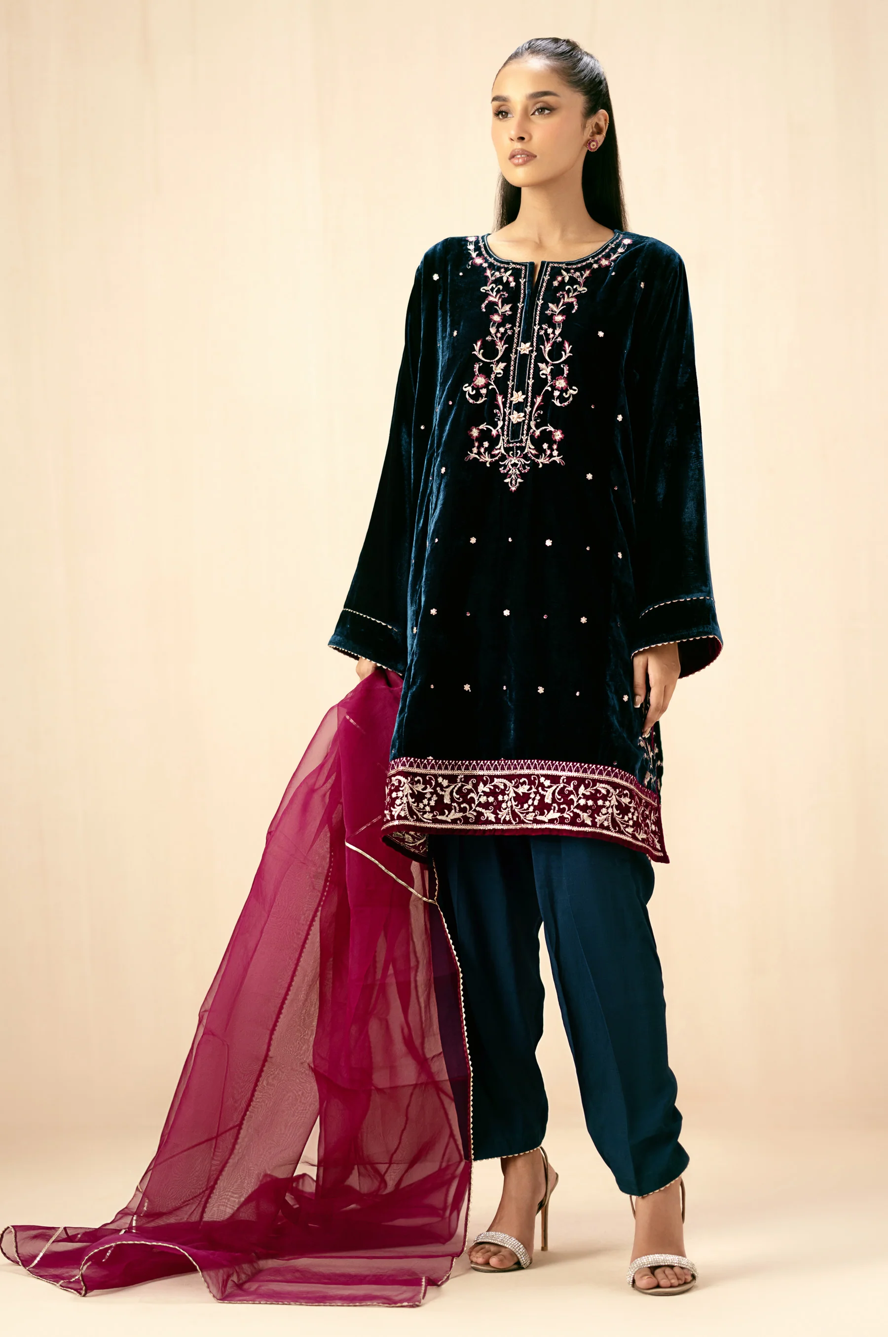 STITCHED EMBROIDERED SUIT - Image 3