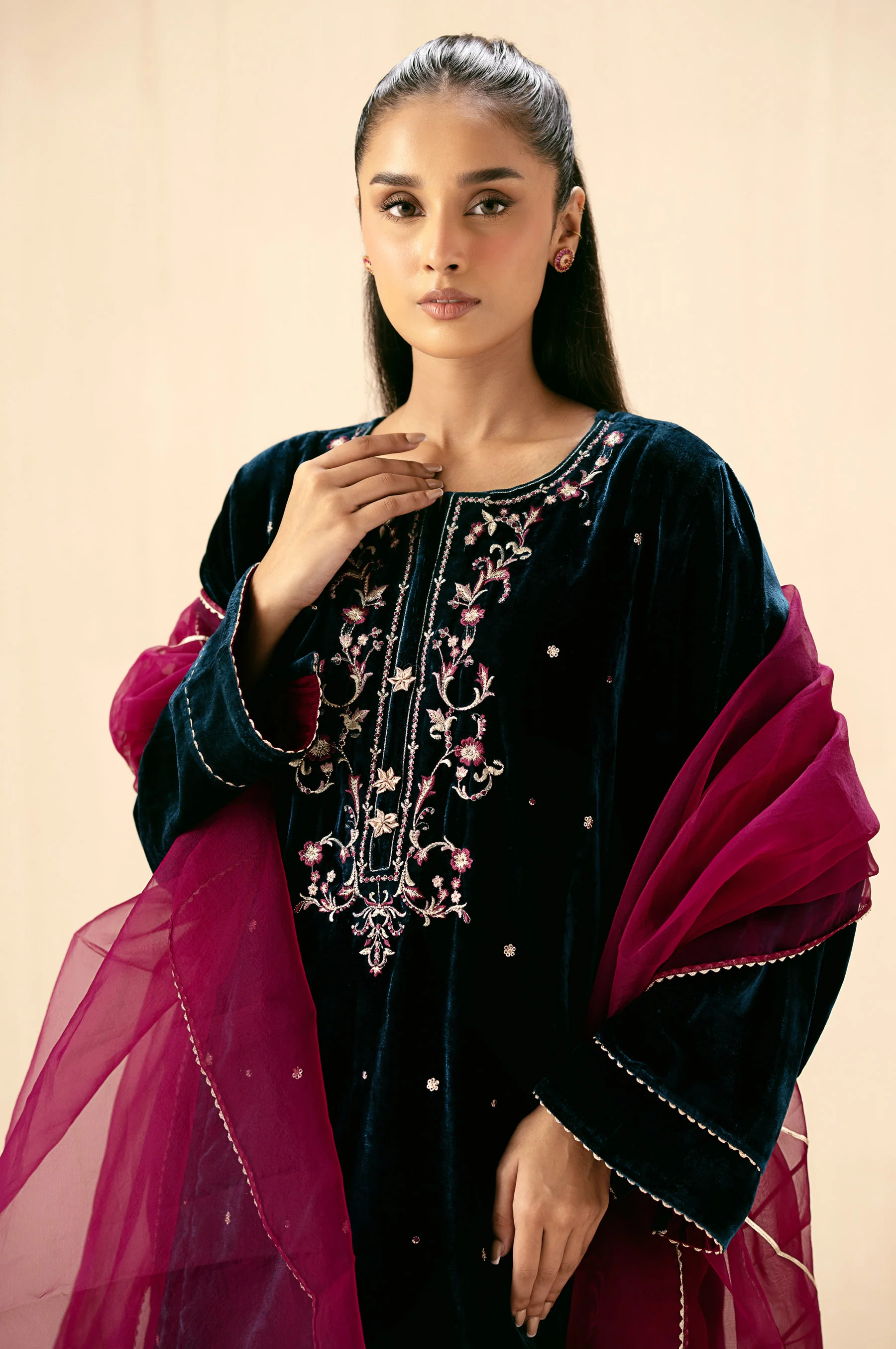 STITCHED EMBROIDERED SUIT - Image 6