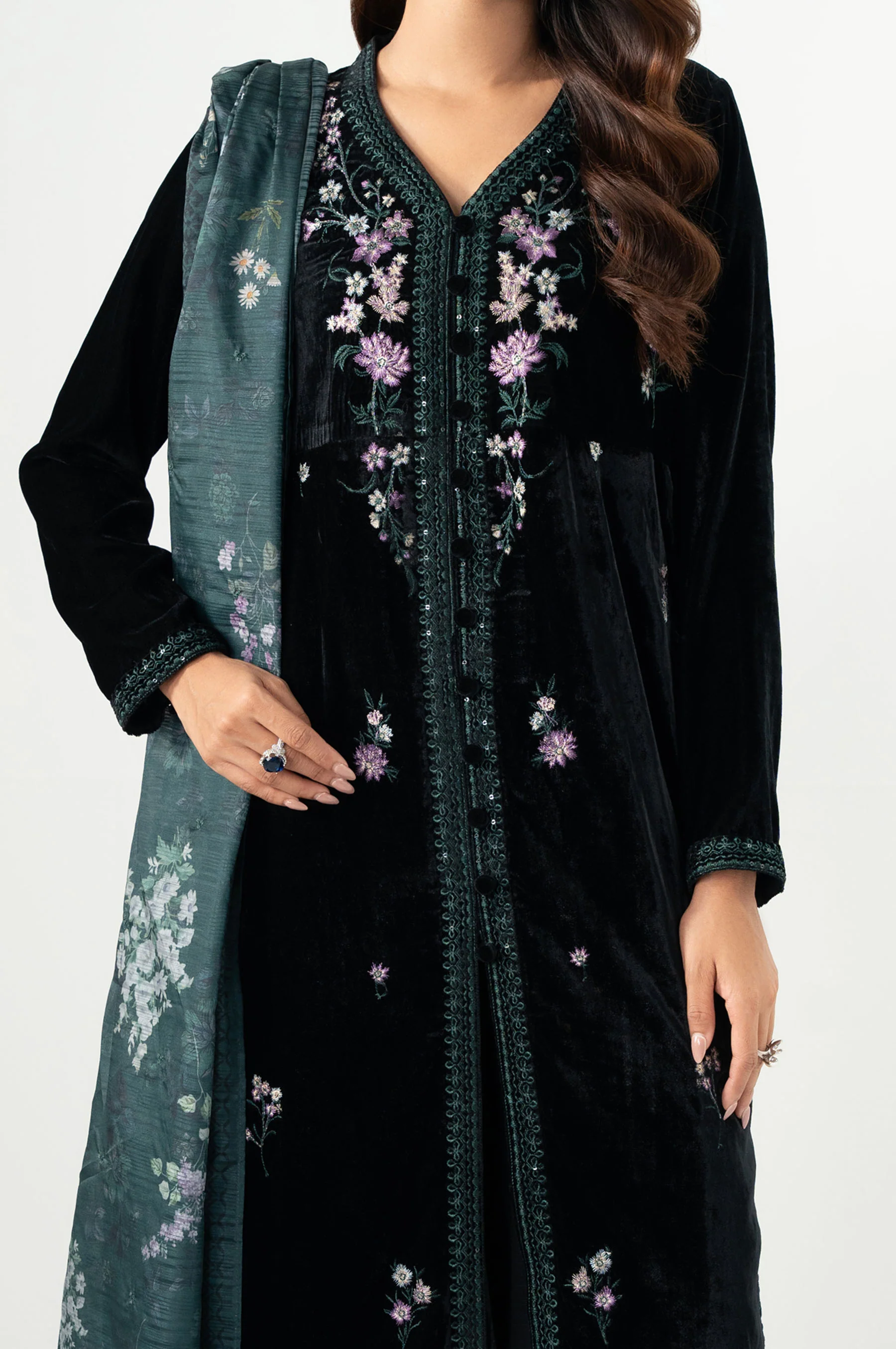EMBROIDERED SUIT - Image 2