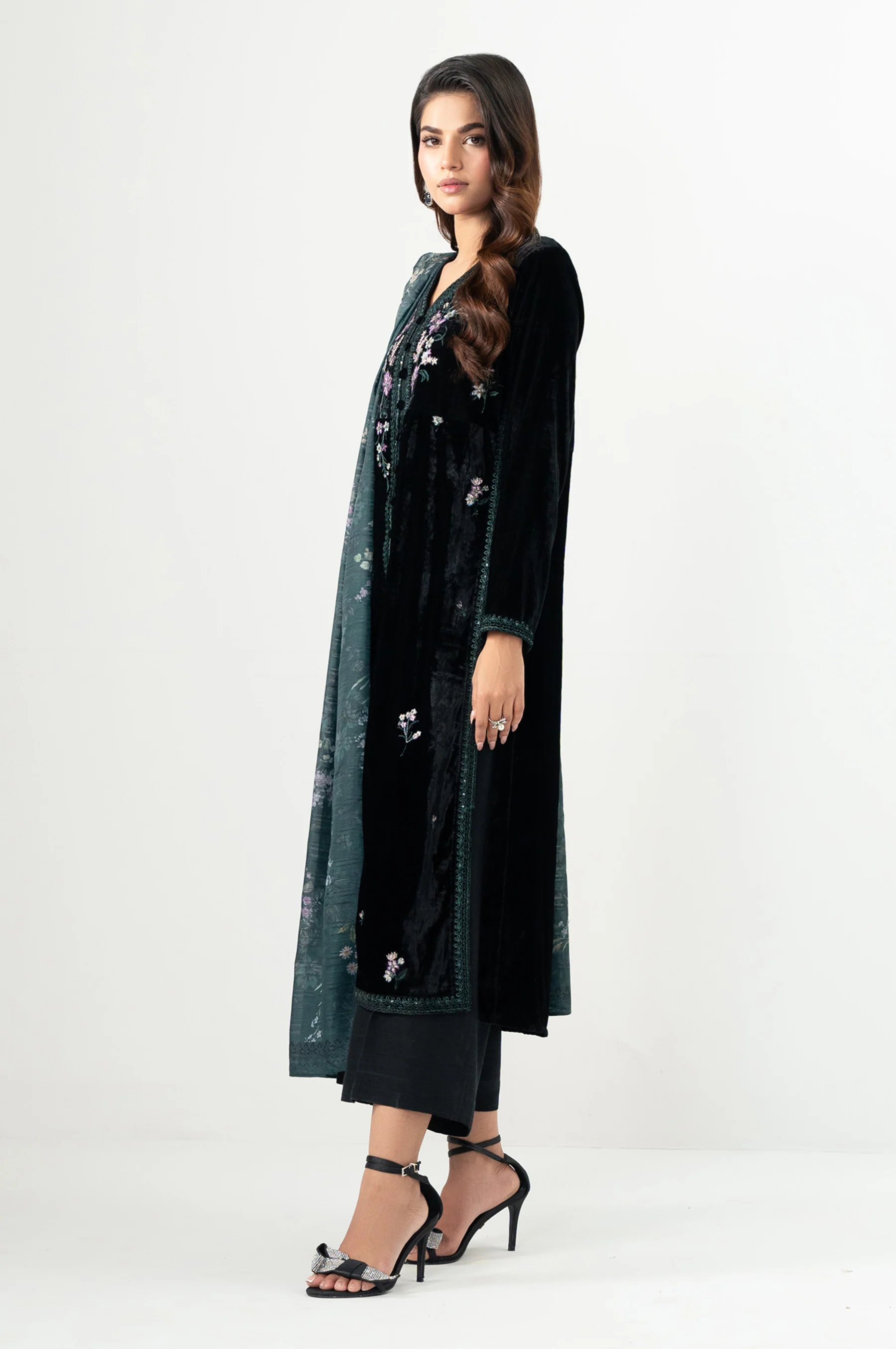 EMBROIDERED SUIT - Image 5