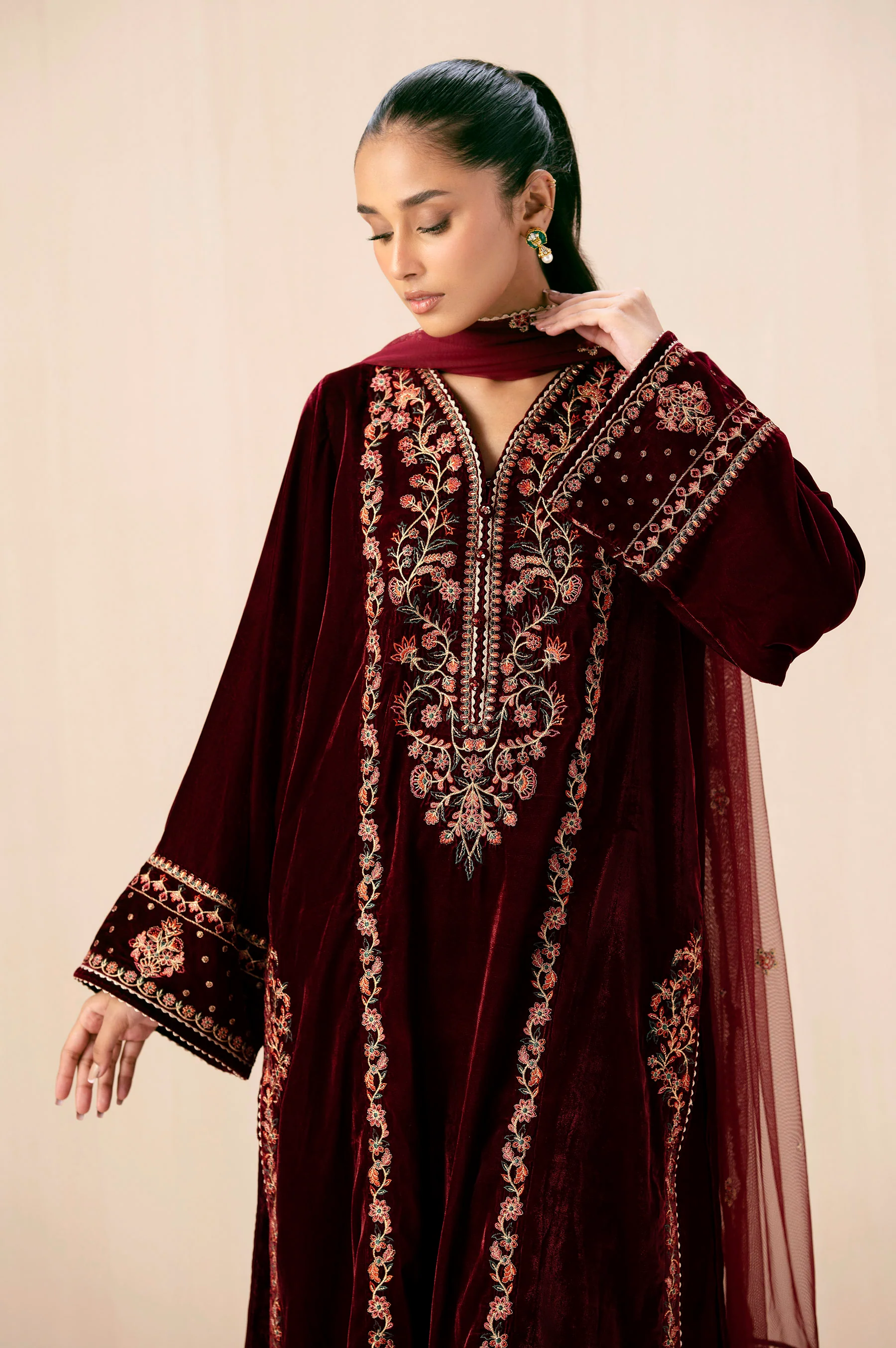 EMBROIDERED SUIT - Image 2