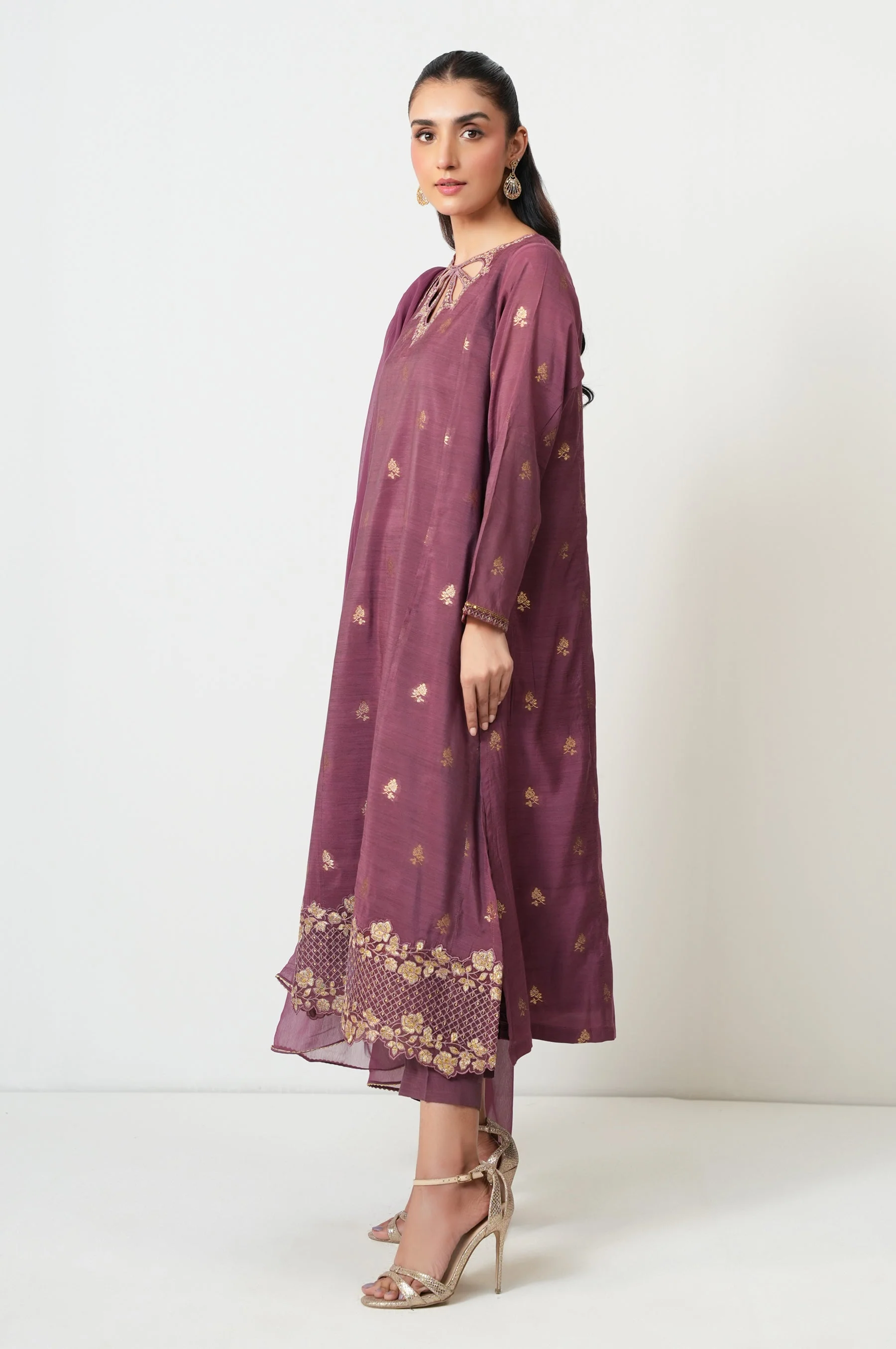 STITCHED EMBROIDERED SUIT (FACTORY E-OUTLET) - Image 4