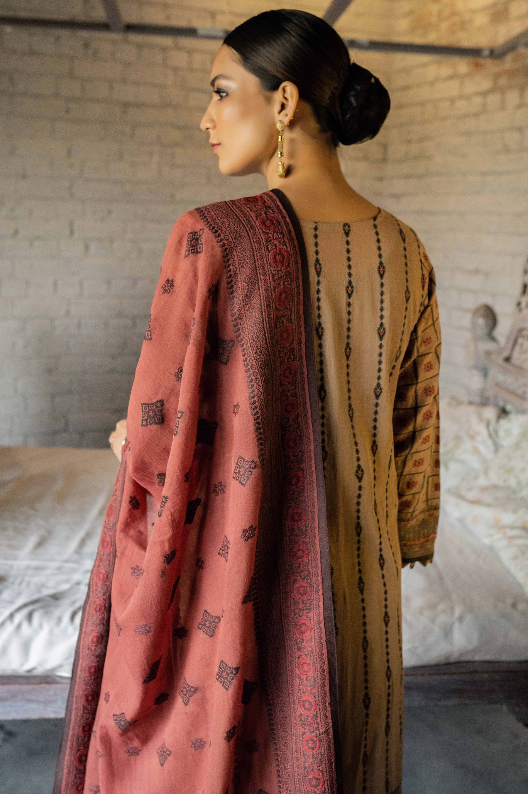 Stitched 3 Piece Jacquard Suit with Jacquard Dupatta - Image 2