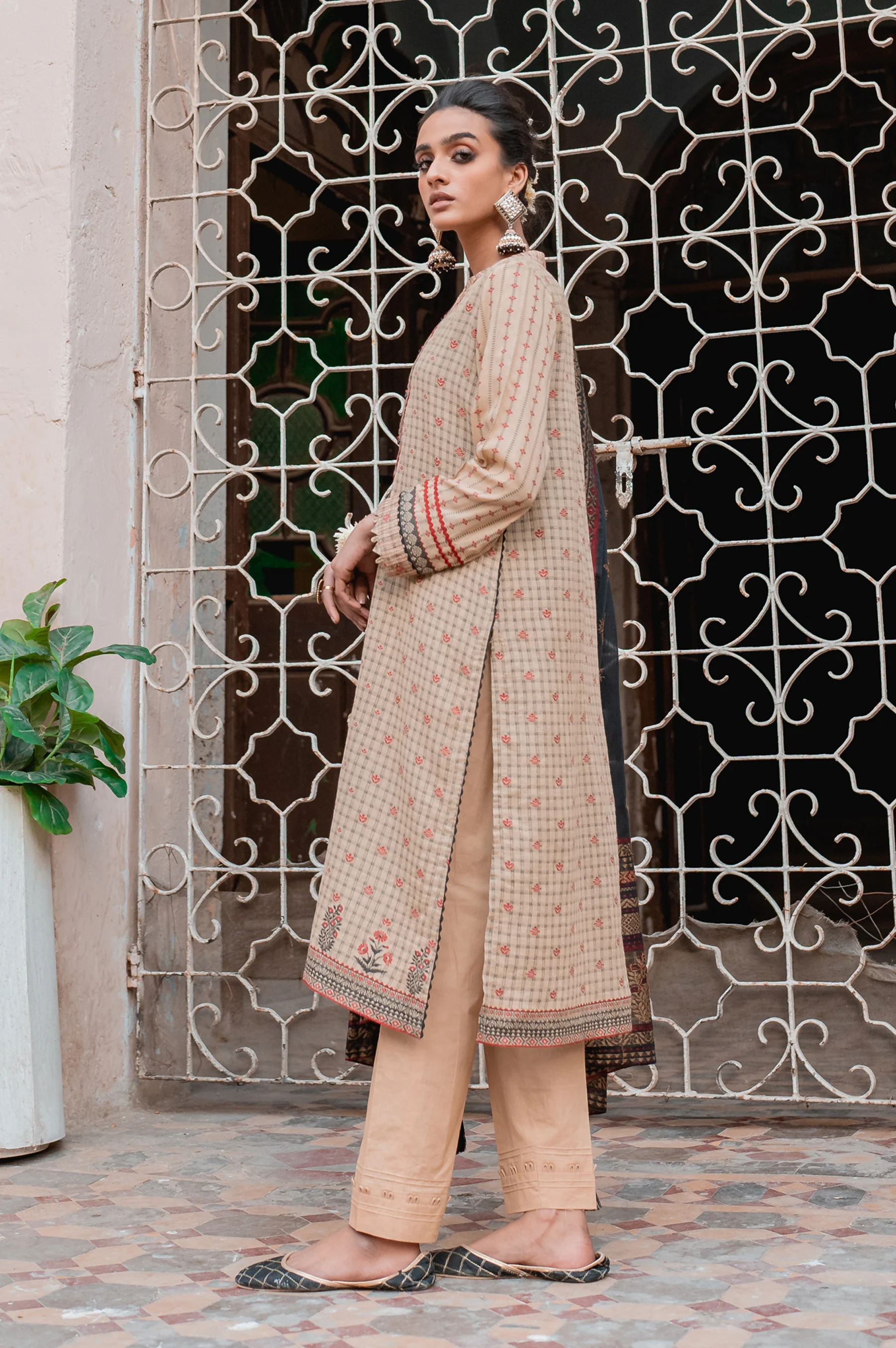Stitched 3 Piece Jacquard Suit - Image 6