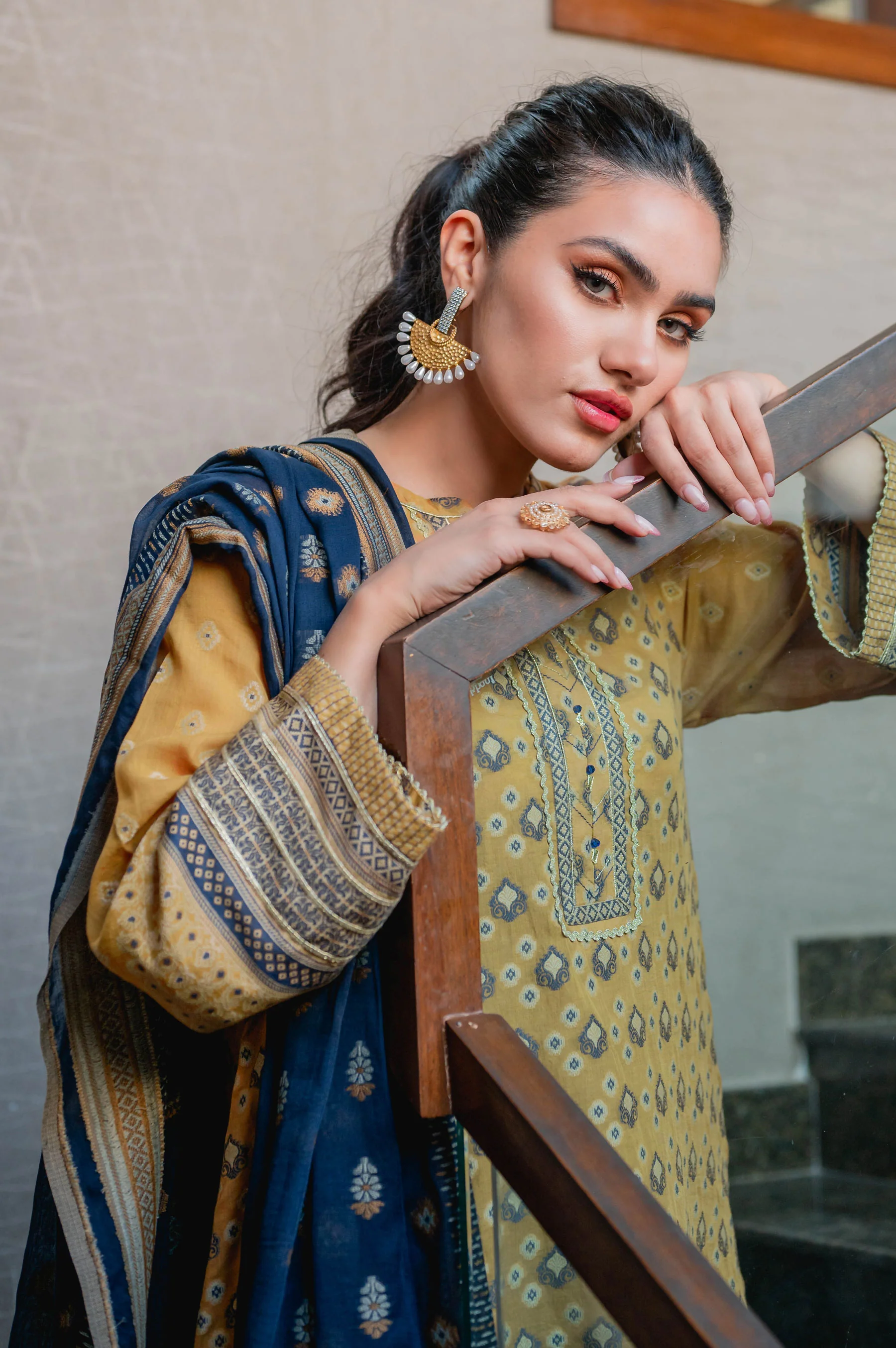 Stitched 3 Piece Jacquard Suit - Image 3
