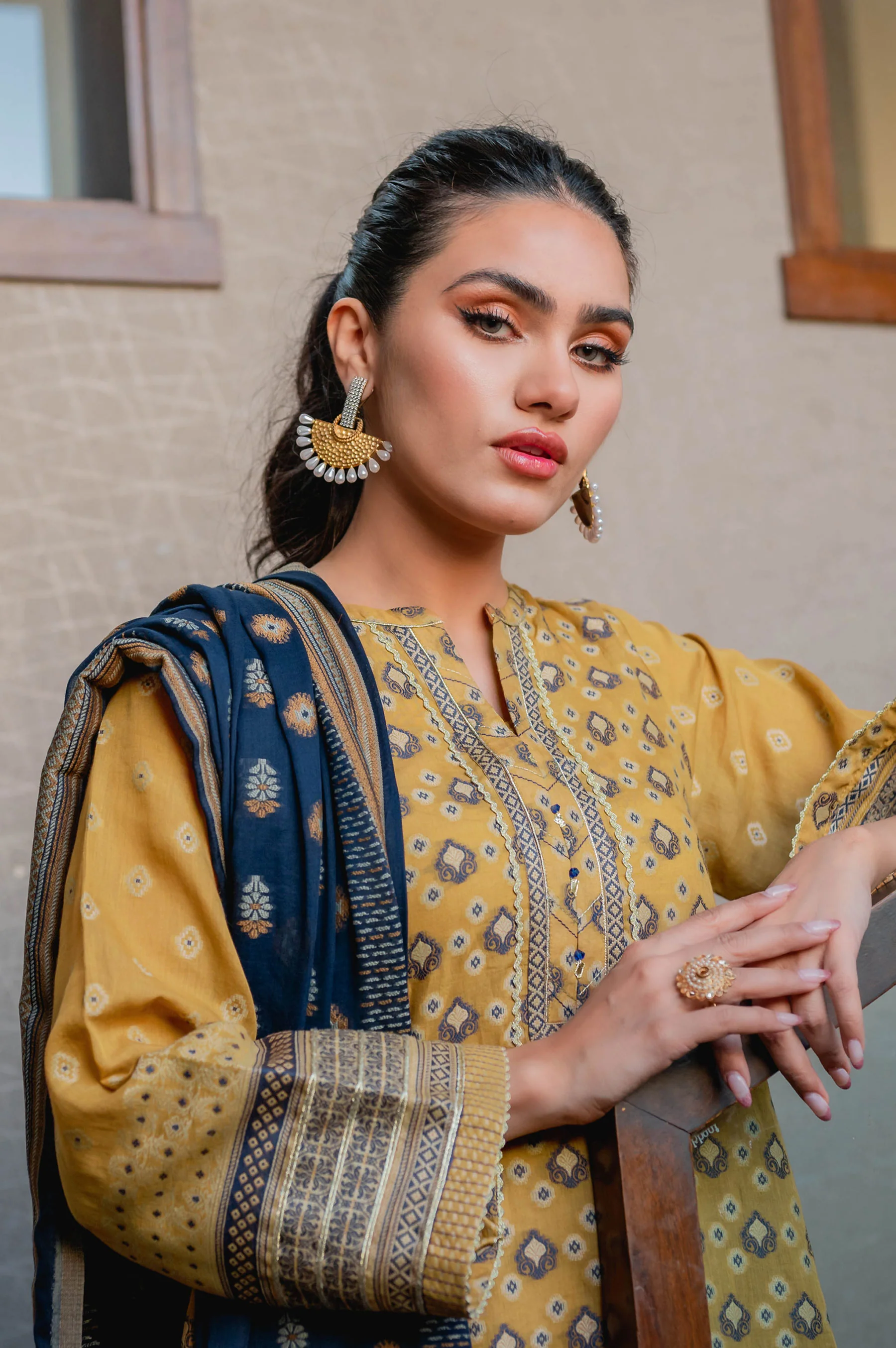 Stitched 3 Piece Jacquard Suit - Image 4