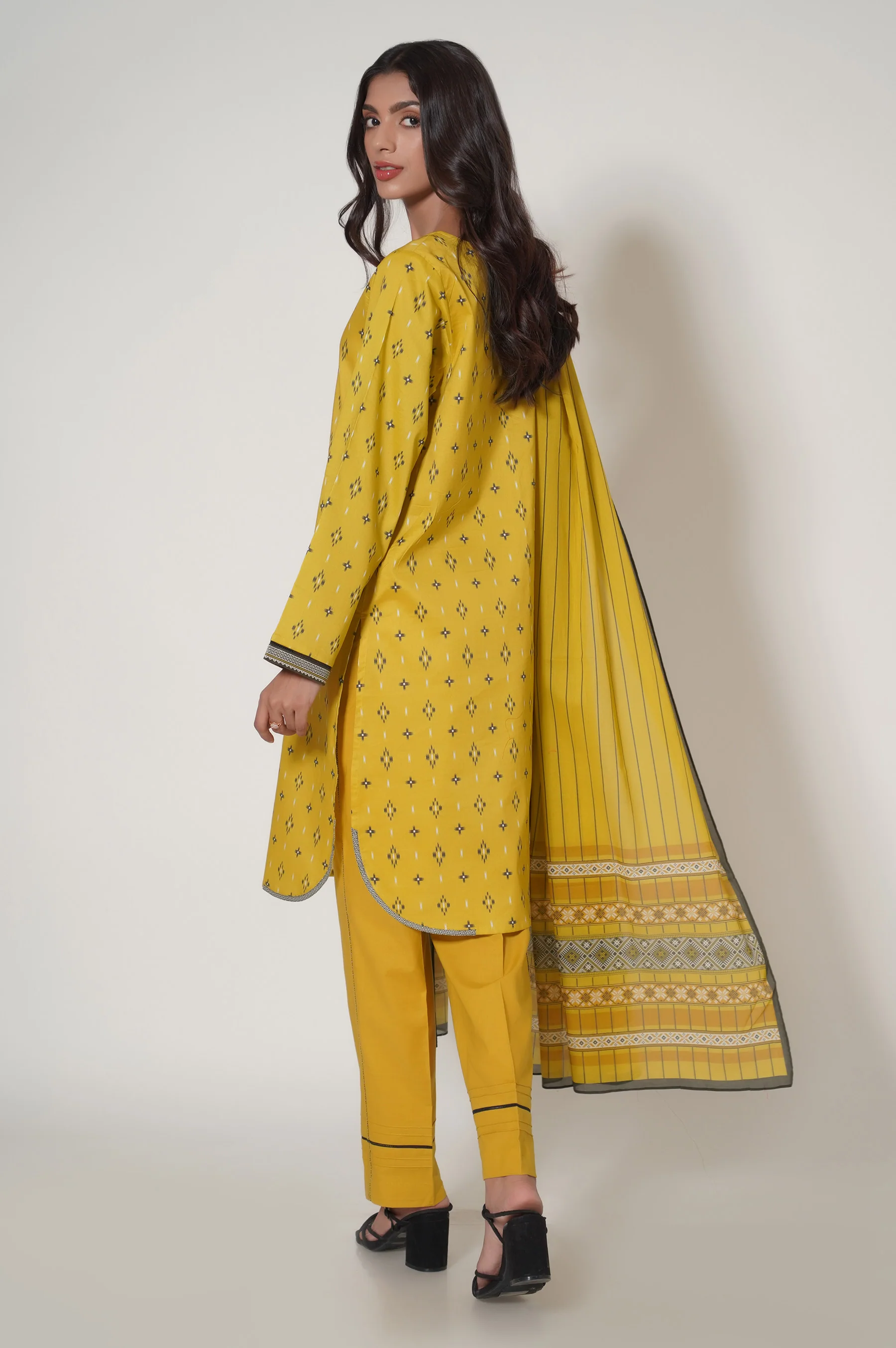 Stitched 3 Piece Lawn Suit - Image 4