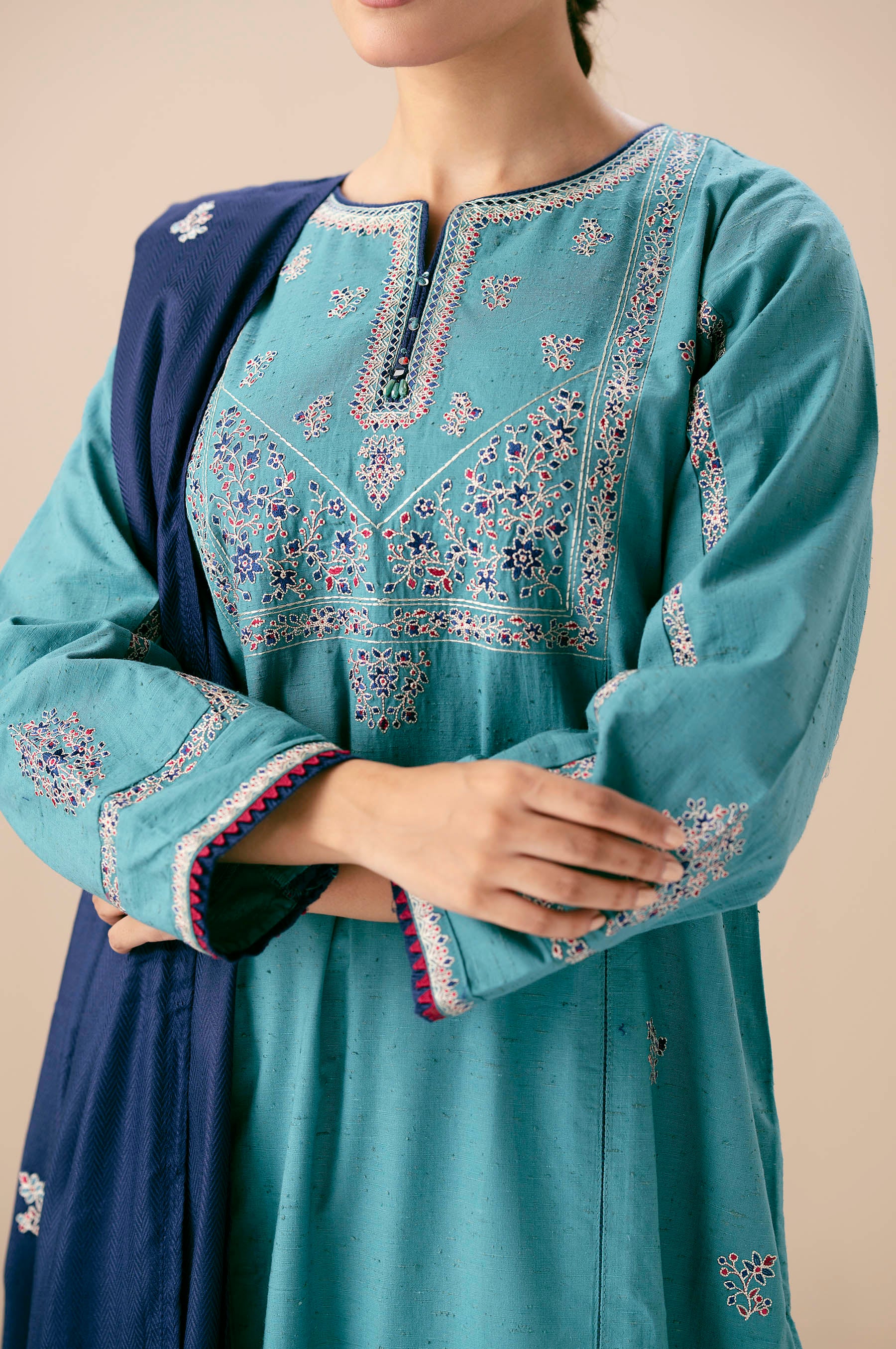 STITCHED EMBROIDERED SUIT - Image 2