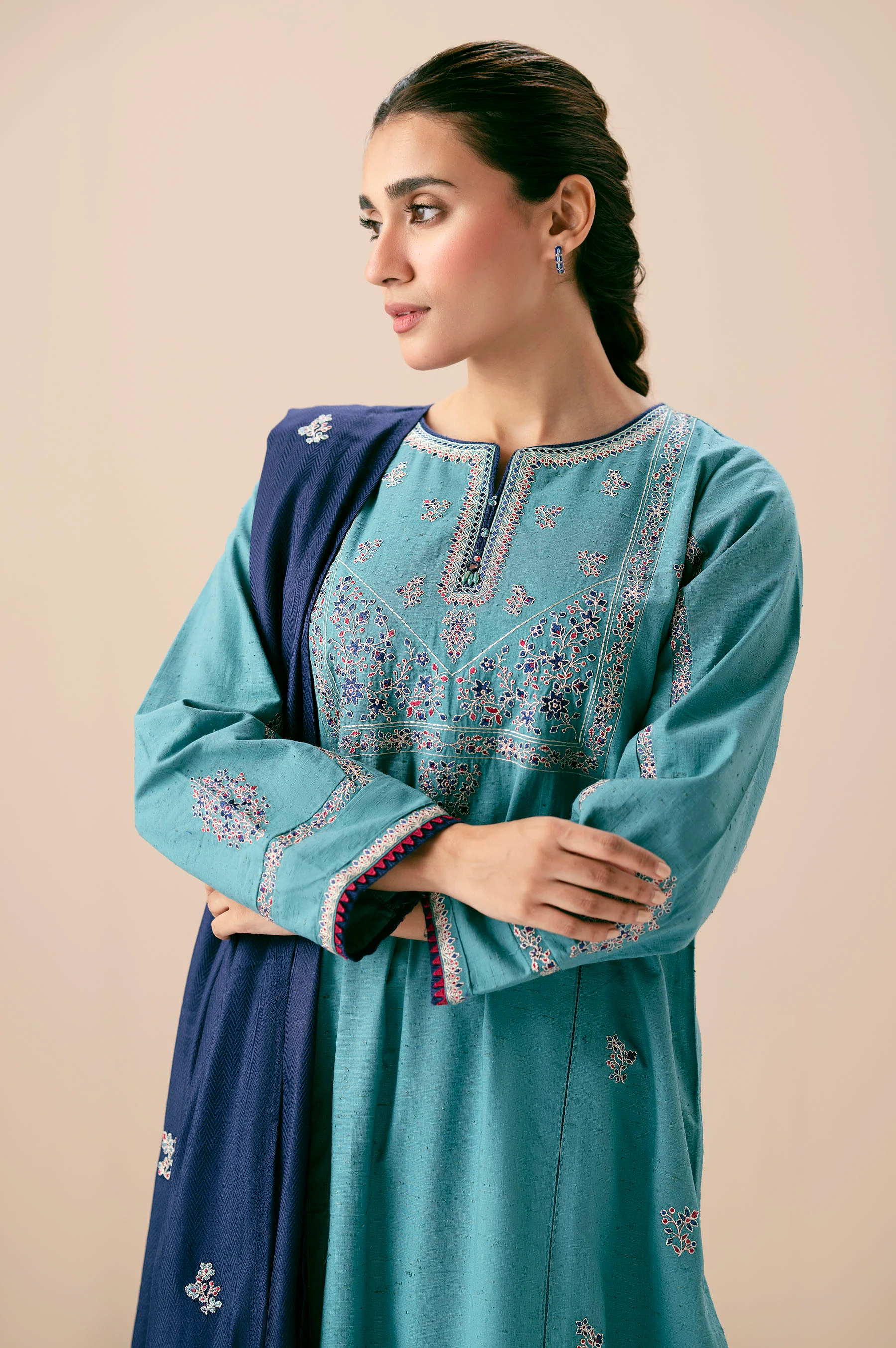 STITCHED EMBROIDERED SUIT - Image 4