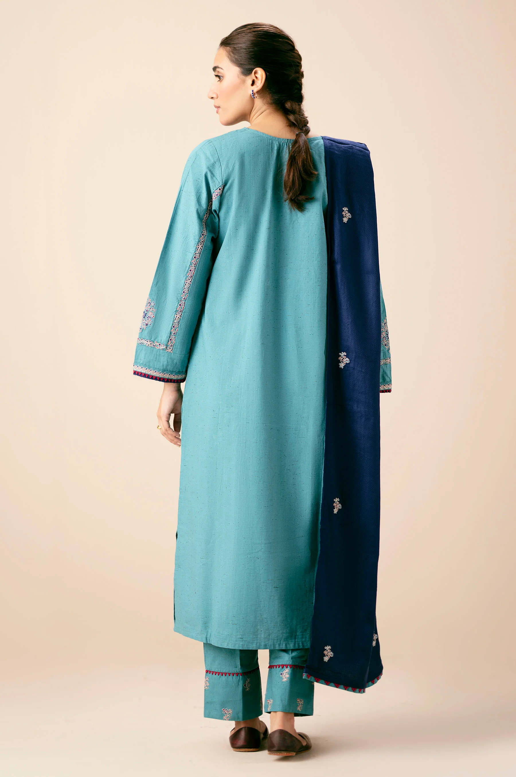 STITCHED EMBROIDERED SUIT - Image 6
