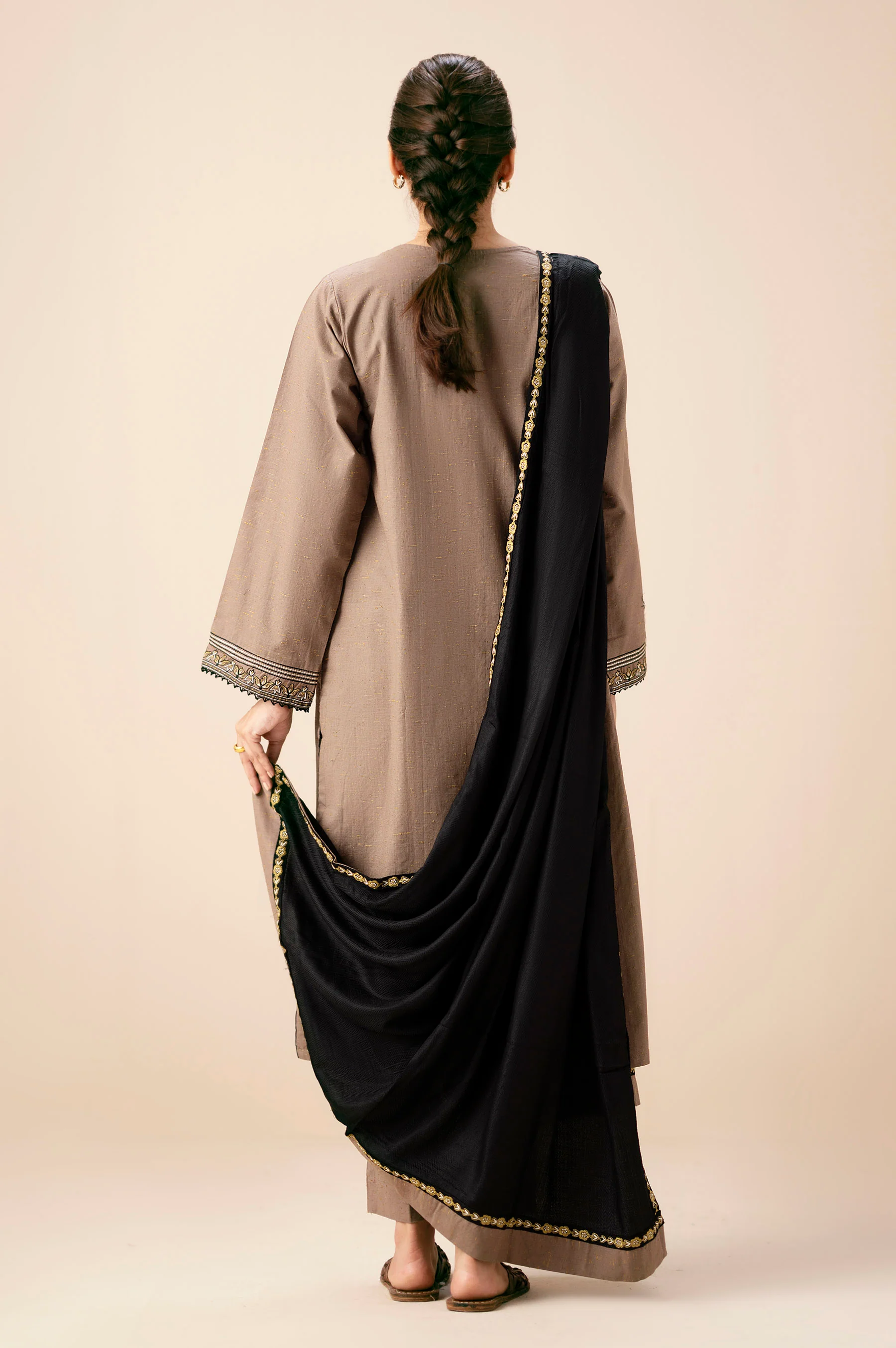 STITCHED DYED EMBROIDERED SUIT - Image 4