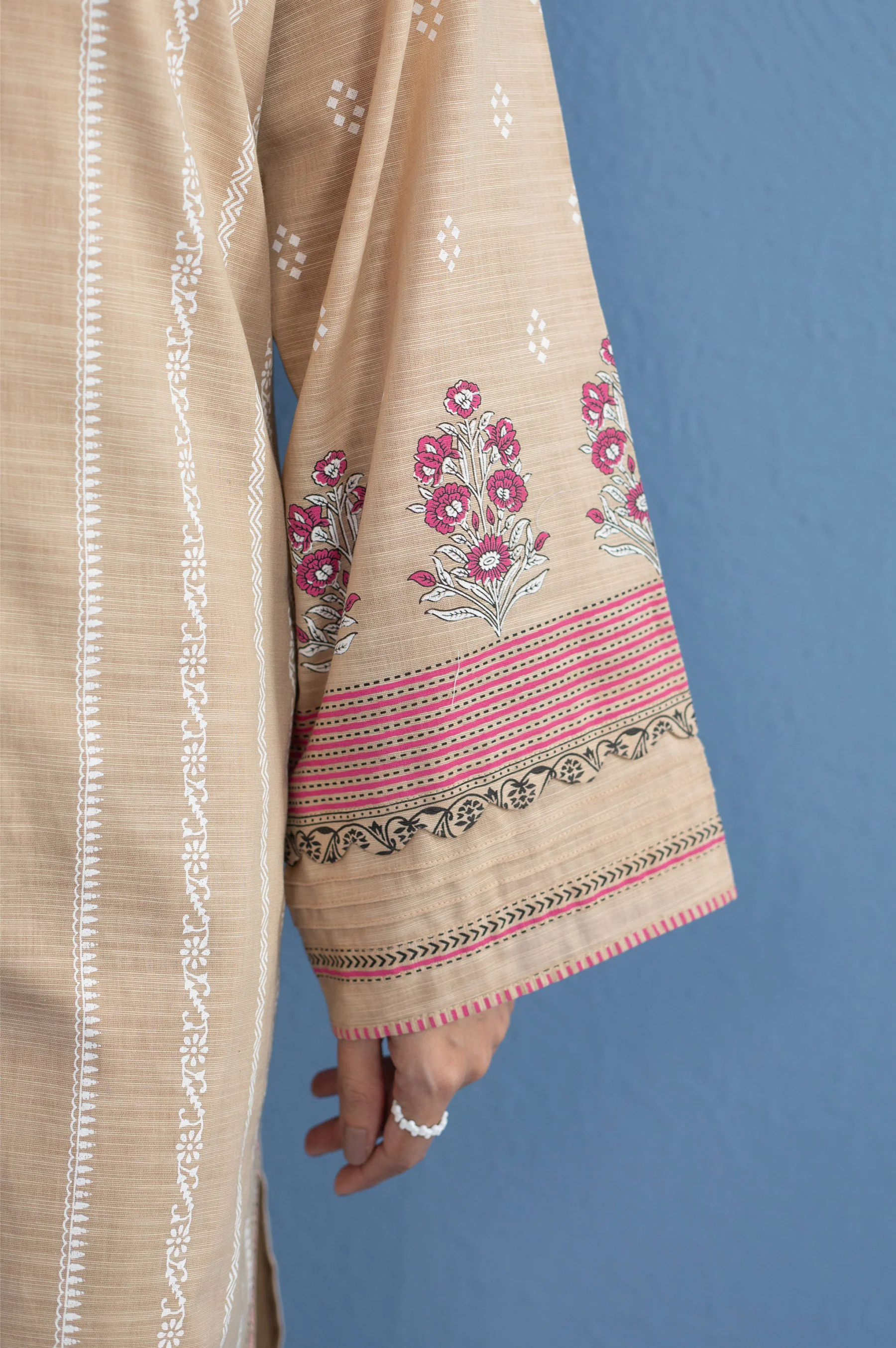Stitched 3 Piece Paste Printed Khaddar Suit - Image 6