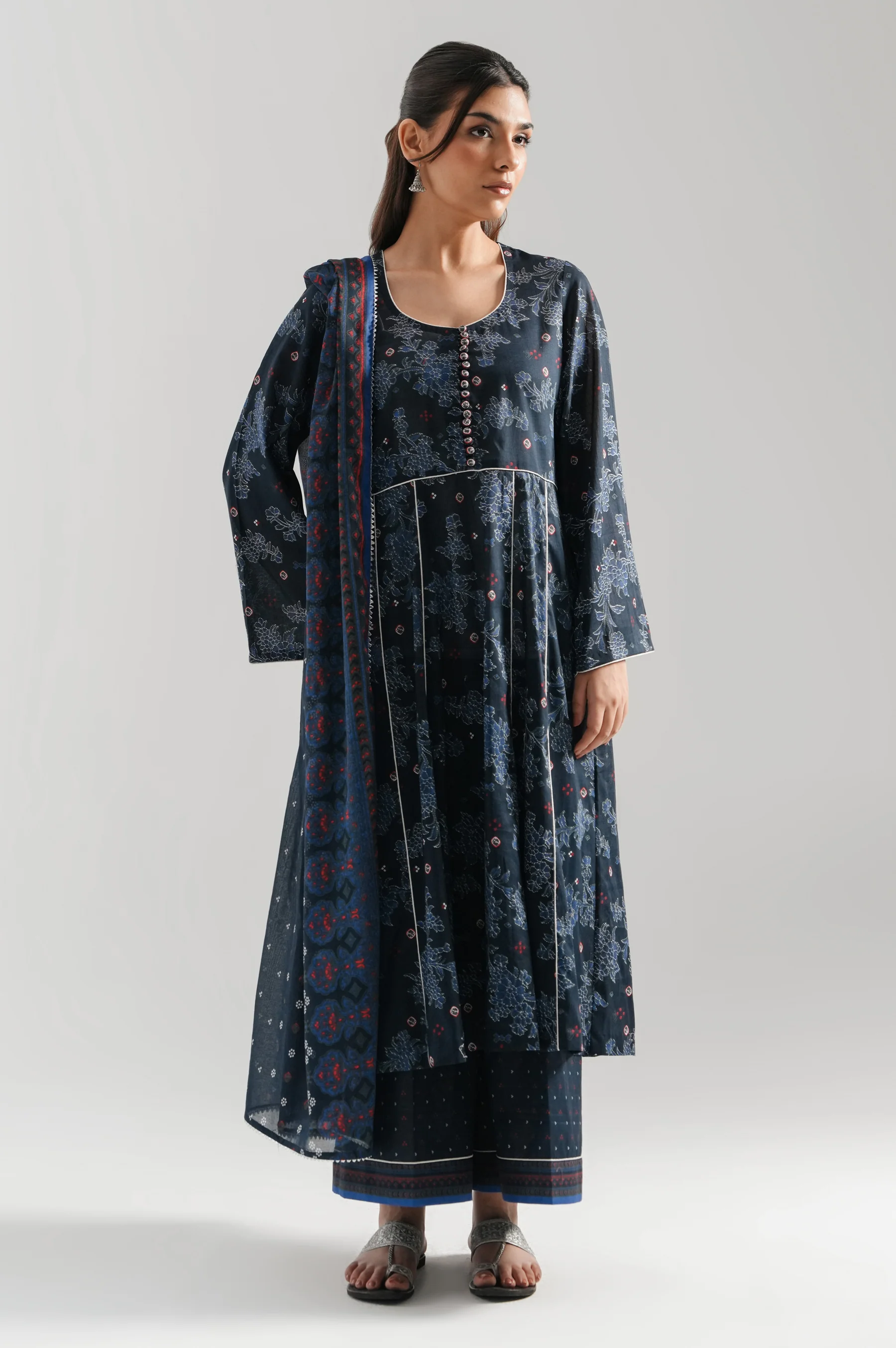 STITCHED PRINTED LAWN 3 PIECE SUIT - Image 2