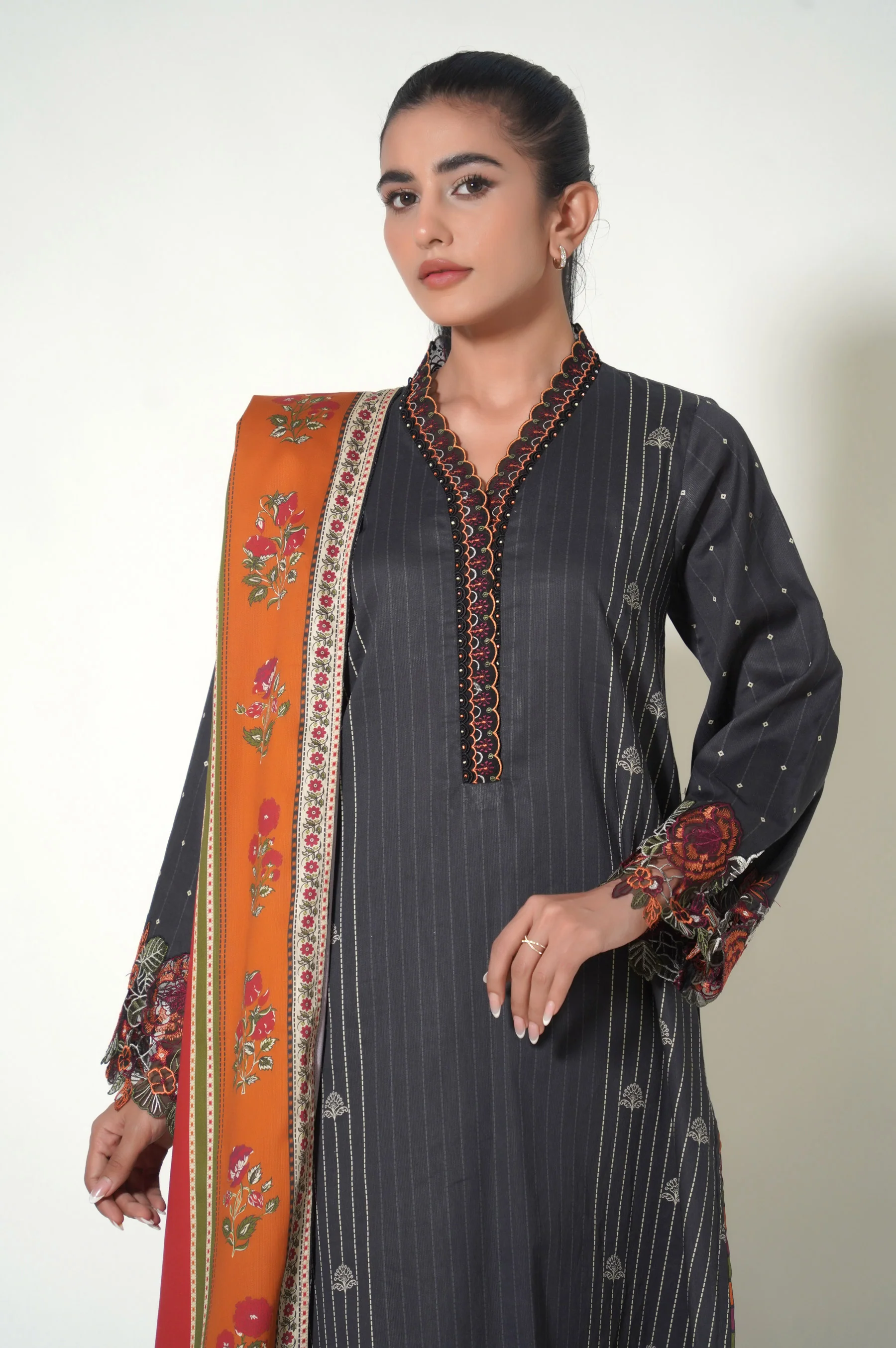 Stitched 3 Piece Printed Cottel Suit - Image 6