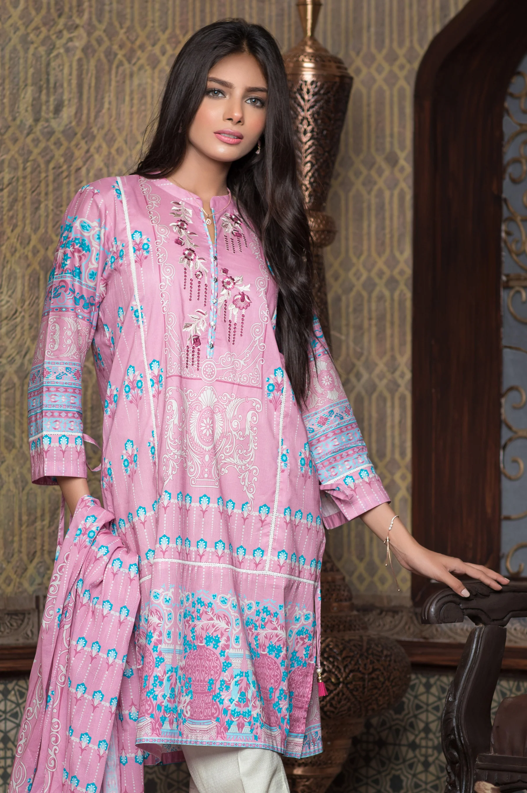 Stitched 3 Piece Printed Doria Lawn Suit - Image 3