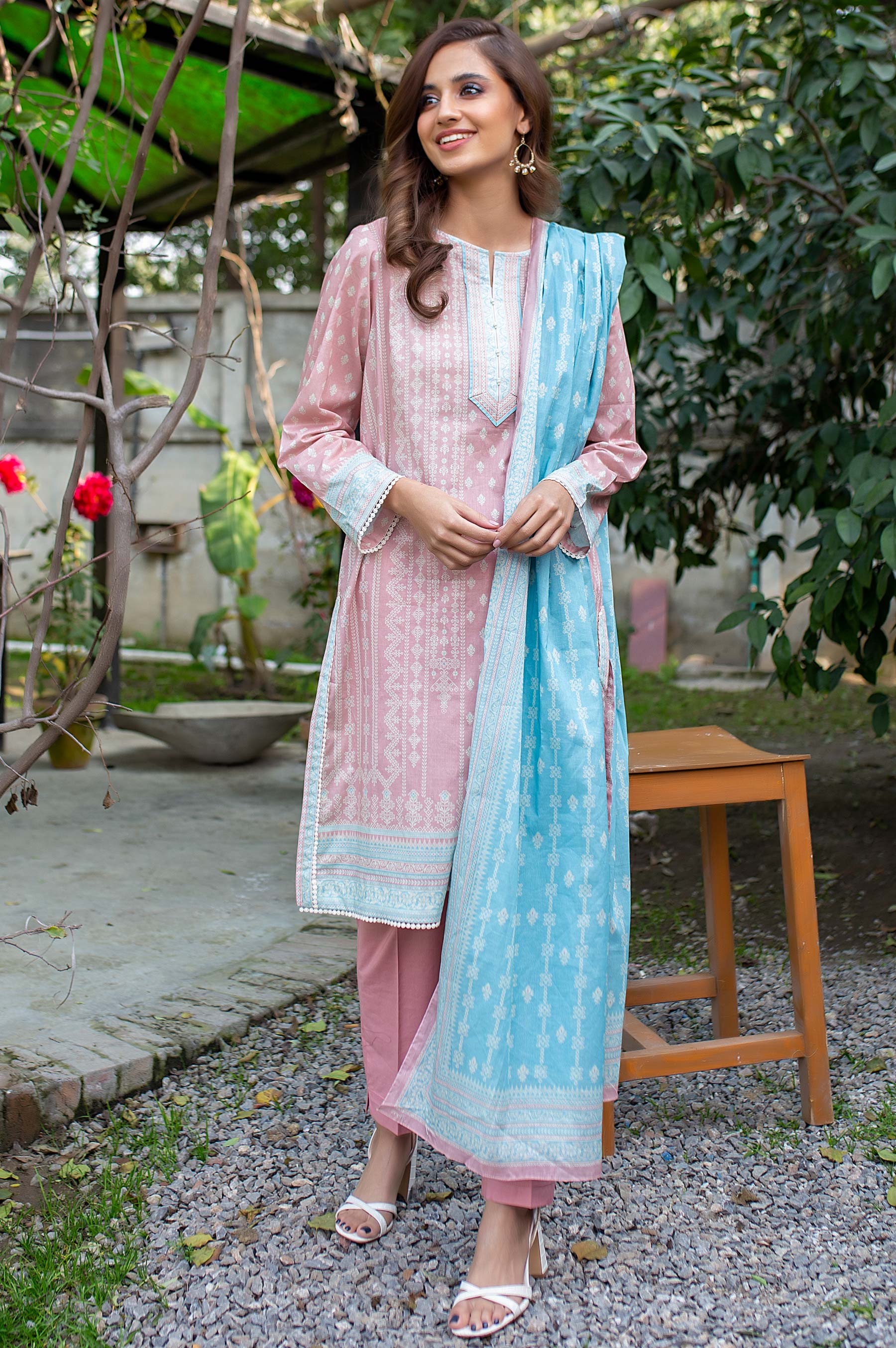 Stitched 3 Piece Digital Printed Doria Lawn Suit with Printed Lawn Dupatta - Image 4