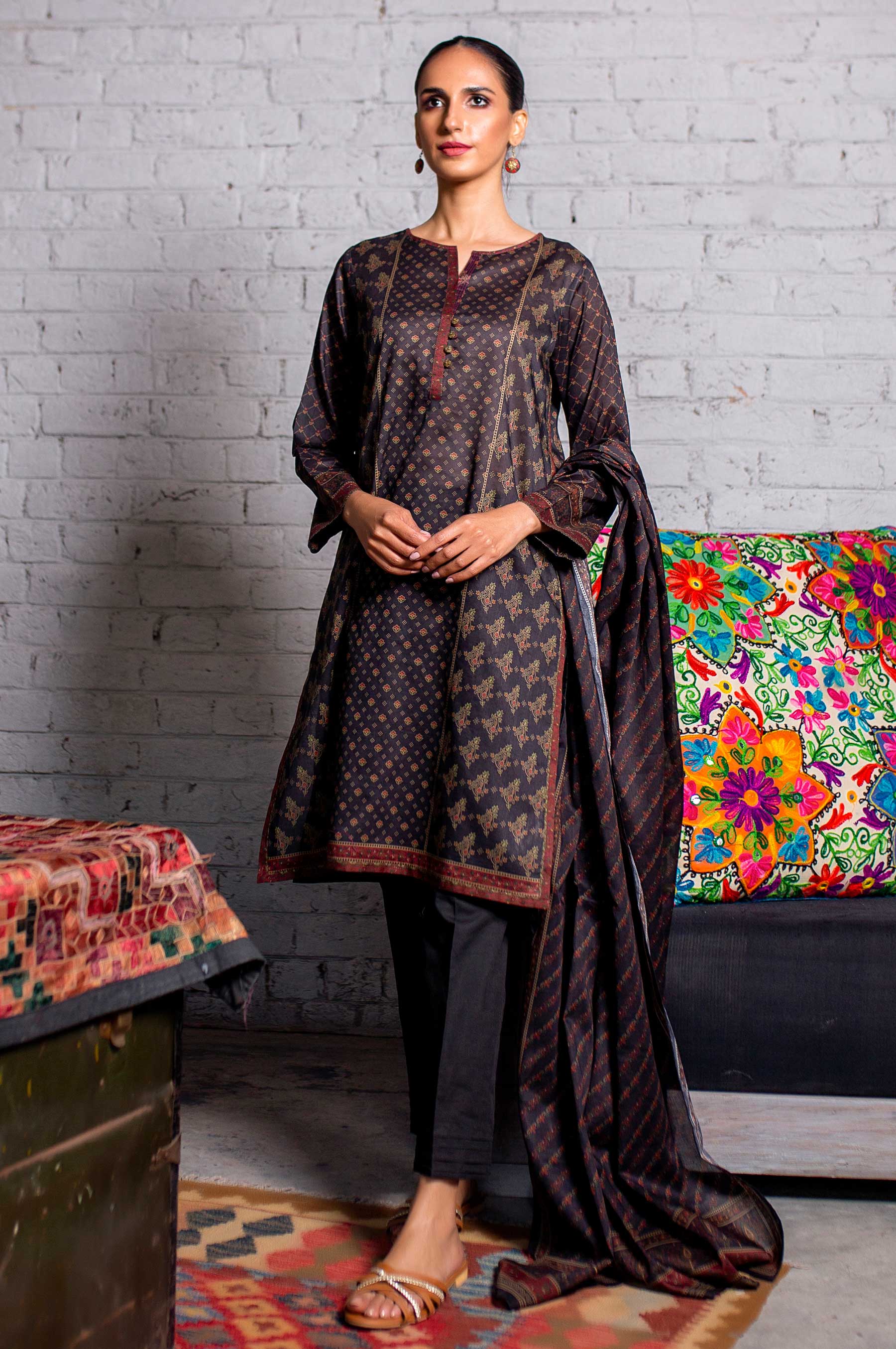 Stitched 3 Piece Printed Doria Lawn Suit with Voile Slub Dupatta - Image 2