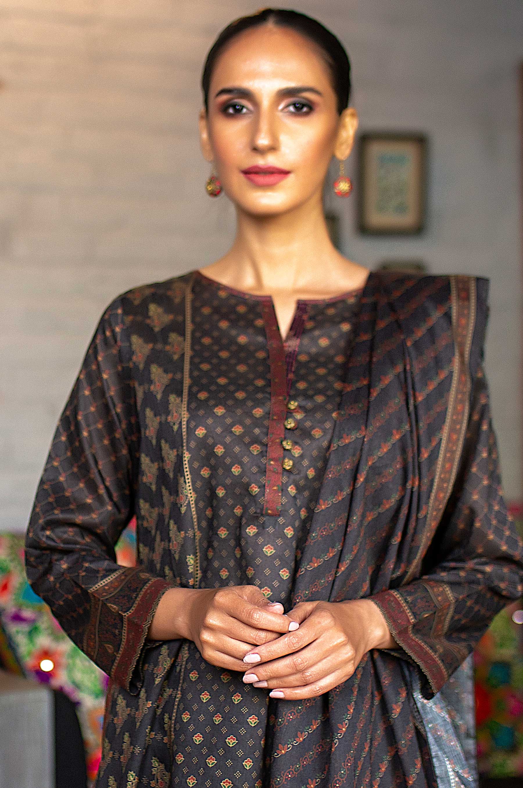 Stitched 3 Piece Printed Doria Lawn Suit with Voile Slub Dupatta - Image 4