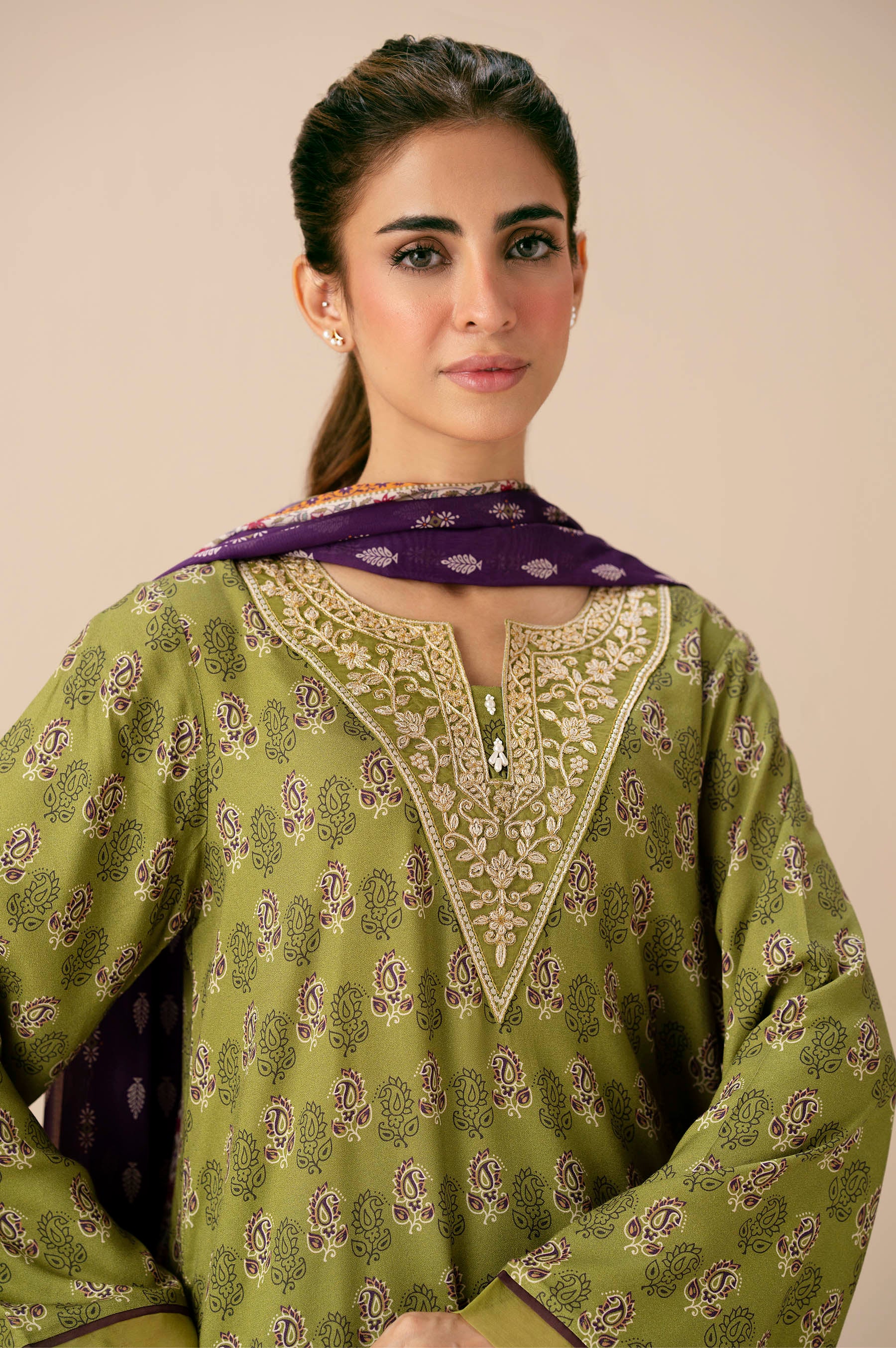 STITCHED EMBROIDERED SUIT - Image 3