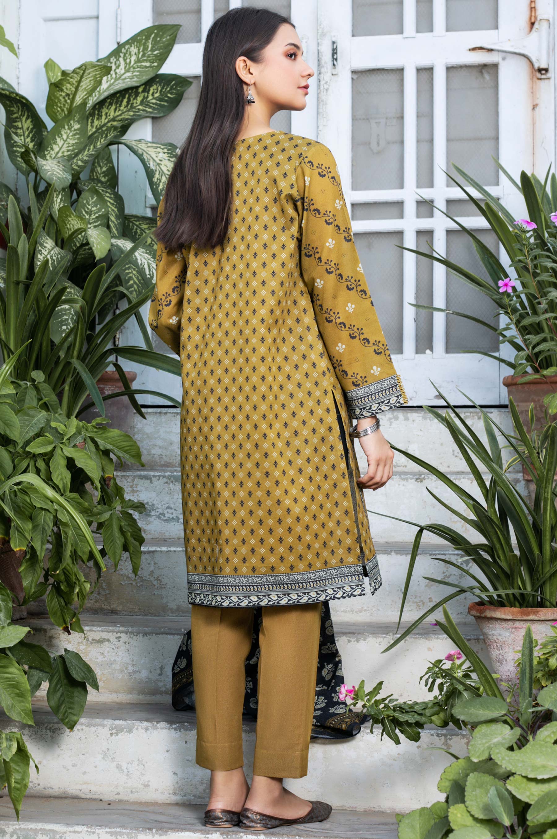 Stitched 3 Piece Printed Karandi Suit - Image 2