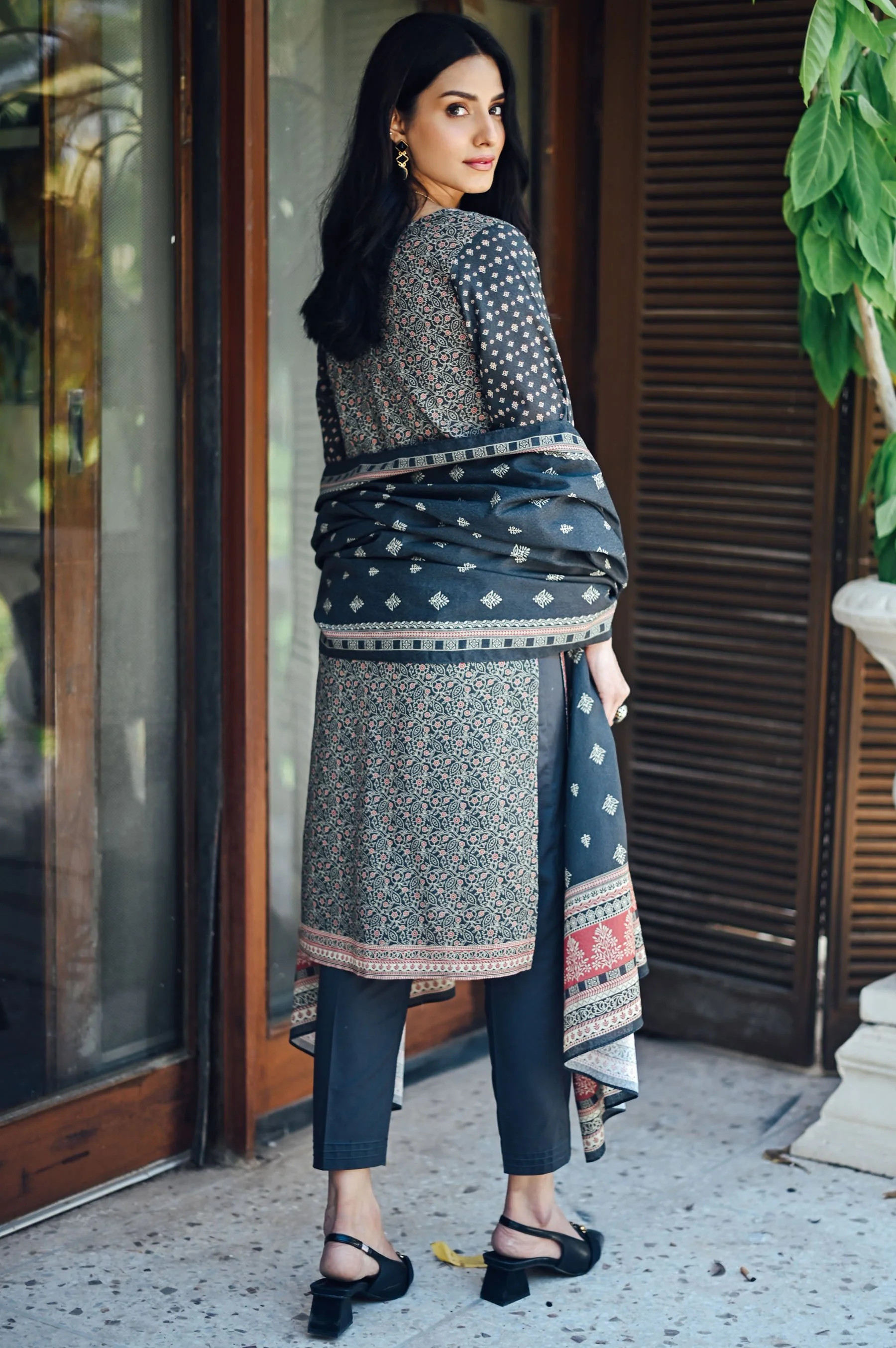Stitched 3 Piece Printed Karandi Suit - Image 2