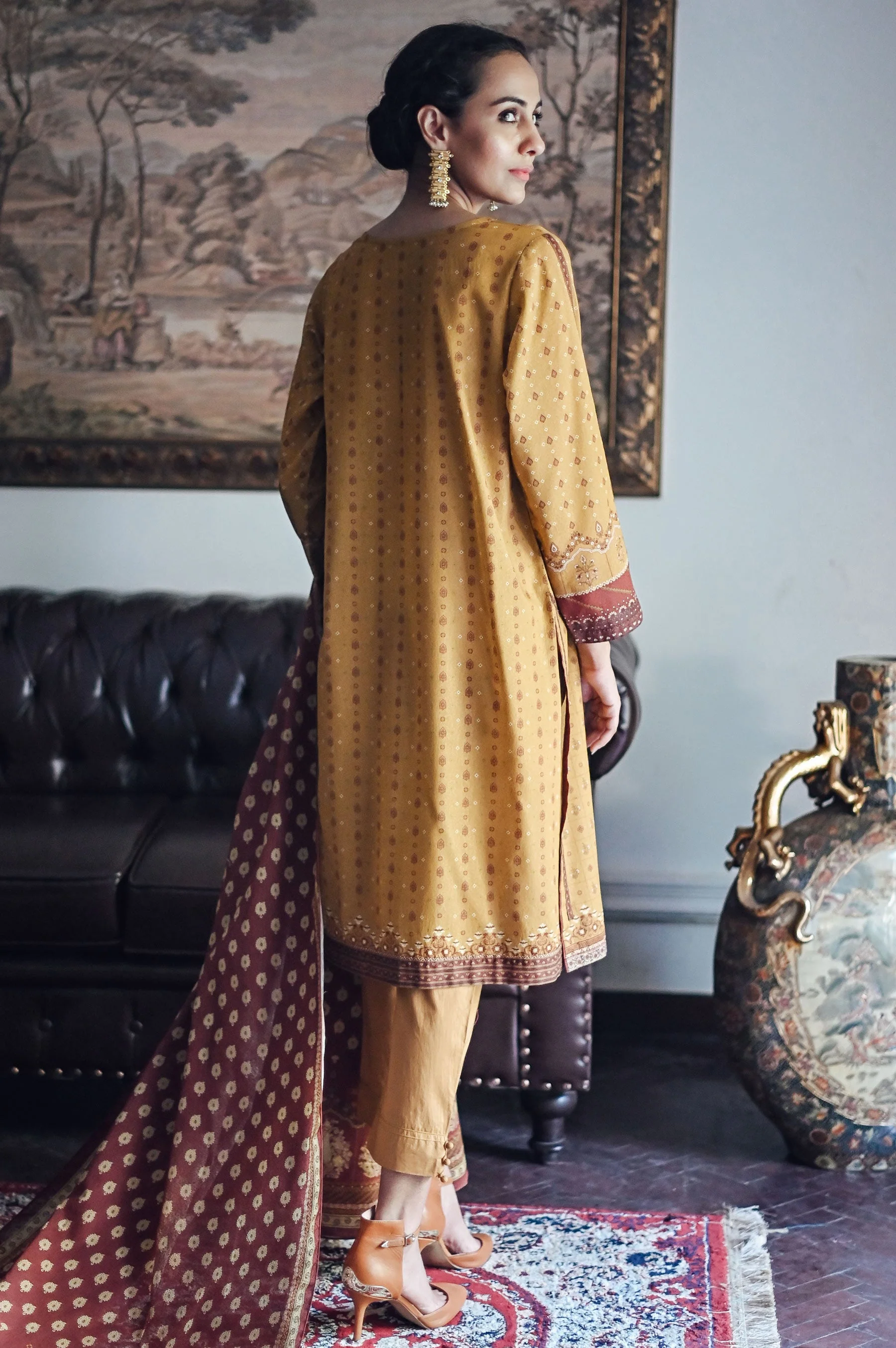 Stitched 3 Piece Printed Karandi Suit - Image 3