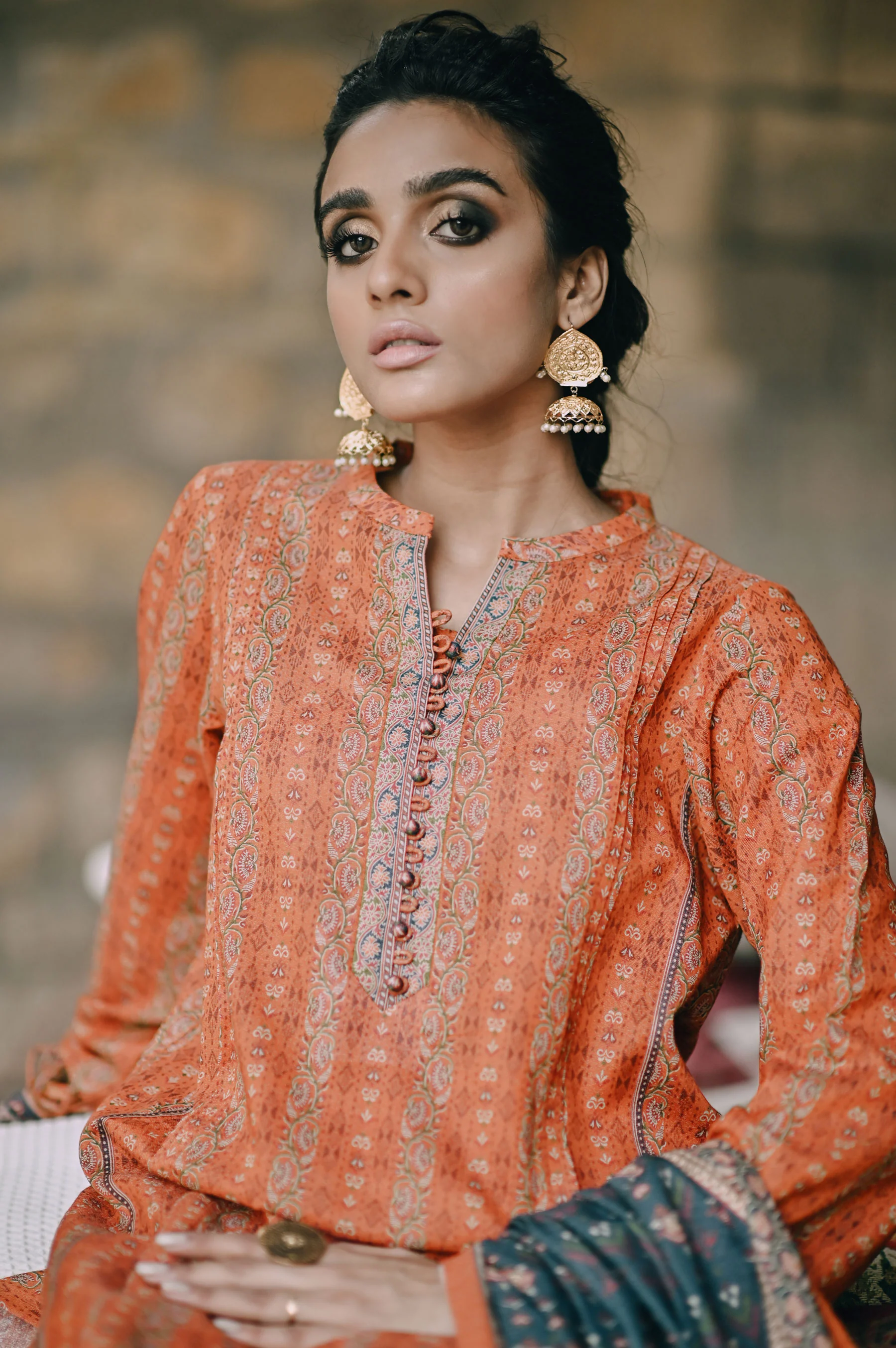 Stitched 3 Piece Printed Karandi Suit - Image 6