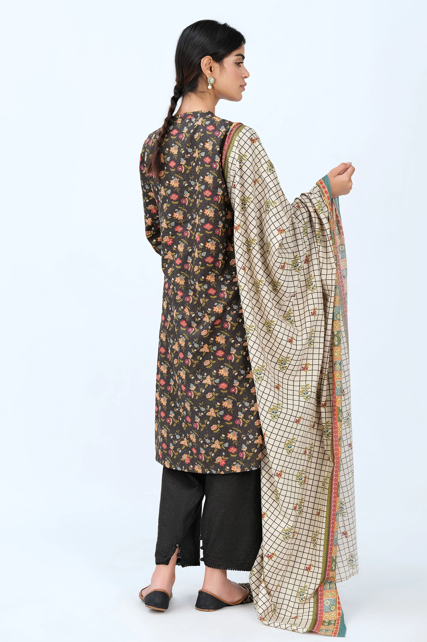 Stitched 3 Piece Printed Karandi Suit - Image 5