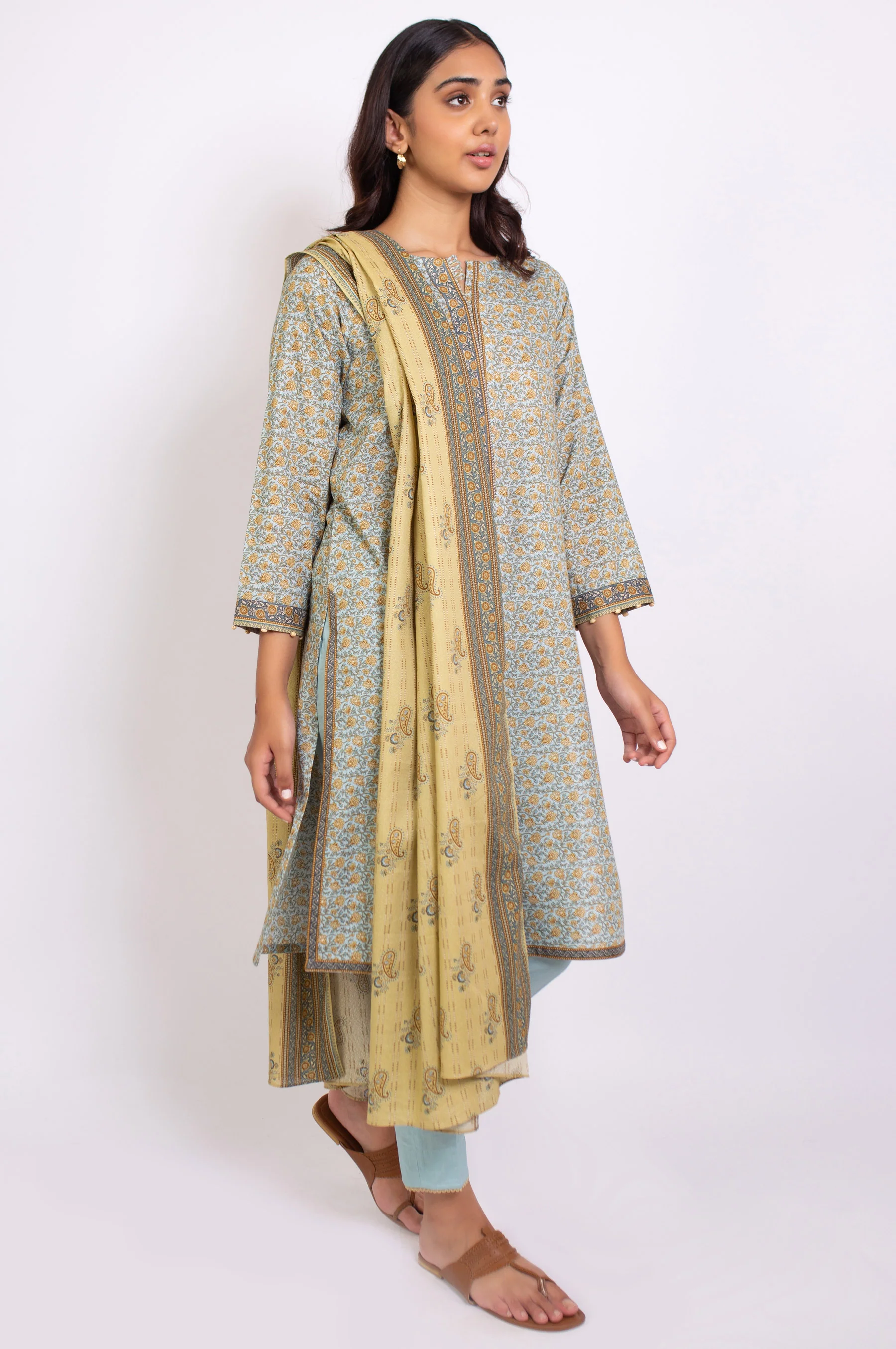 Stitched 3 Piece Printed Karandi Suit - Image 4