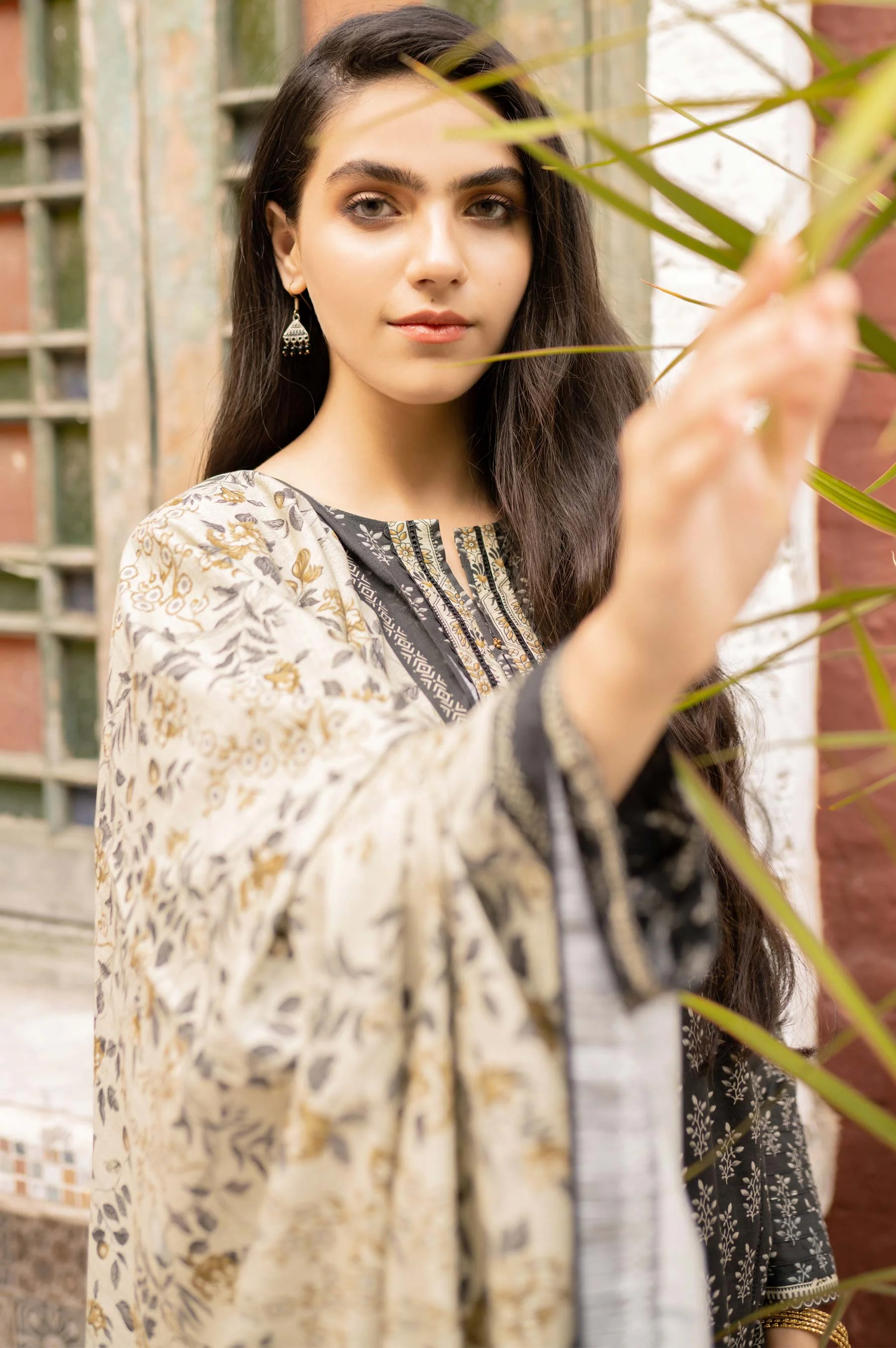 Stitched 3 Piece Printed Khaddar Suit - Image 3