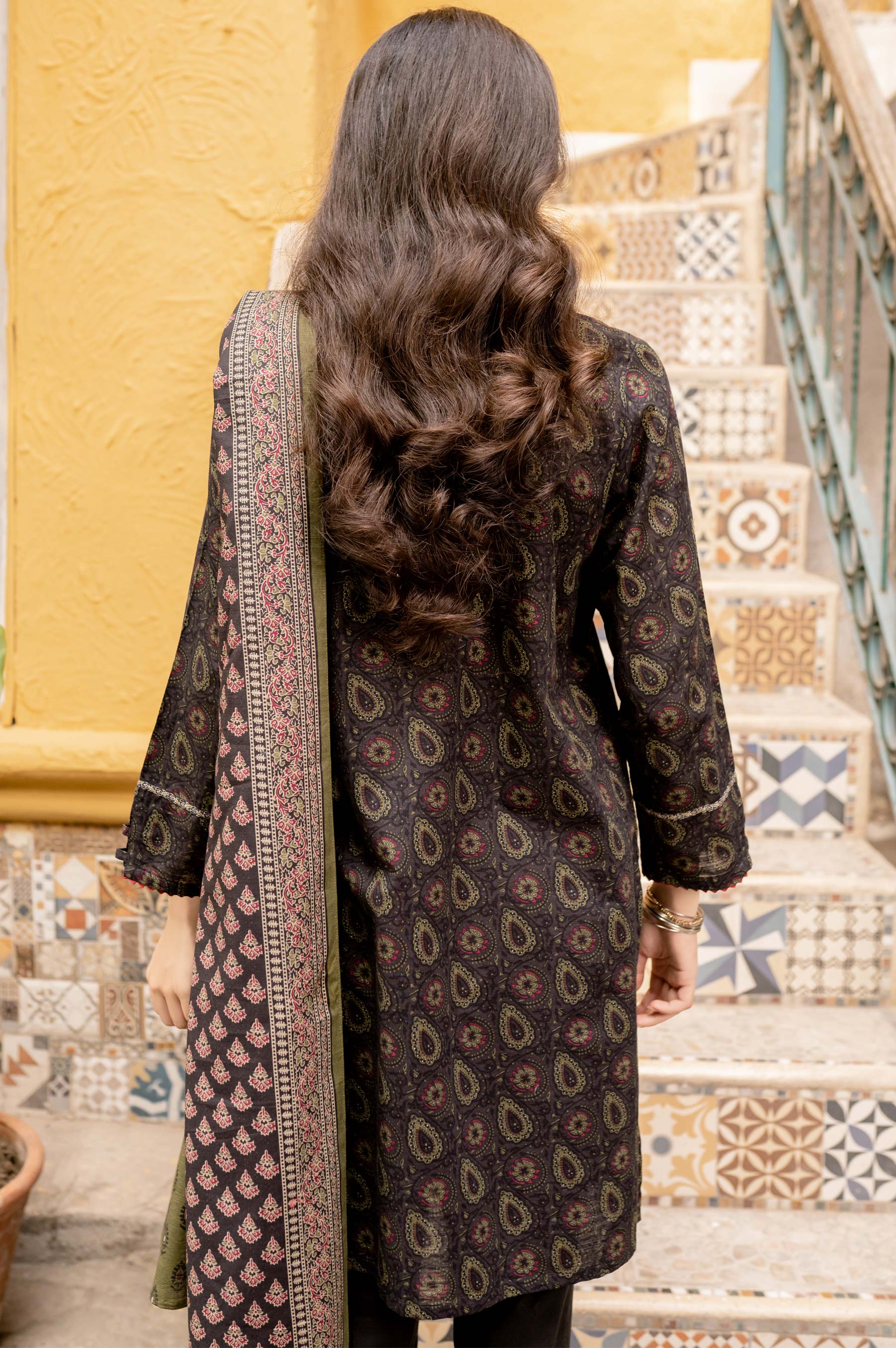 Stitched 3 Piece Printed Khaddar Suit - Image 2