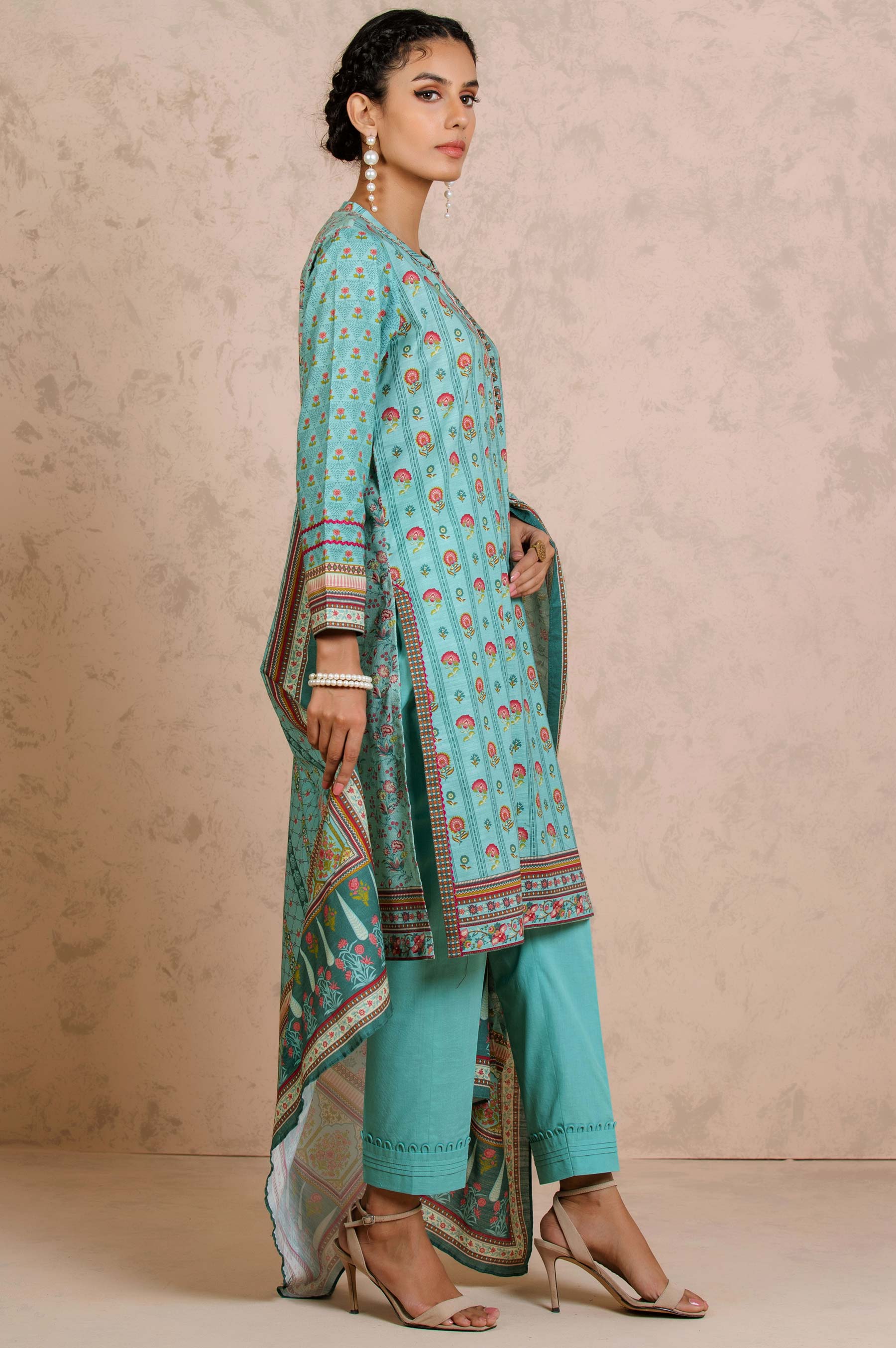 Stitched 3 Piece Printed Khaddar Suit - Image 5