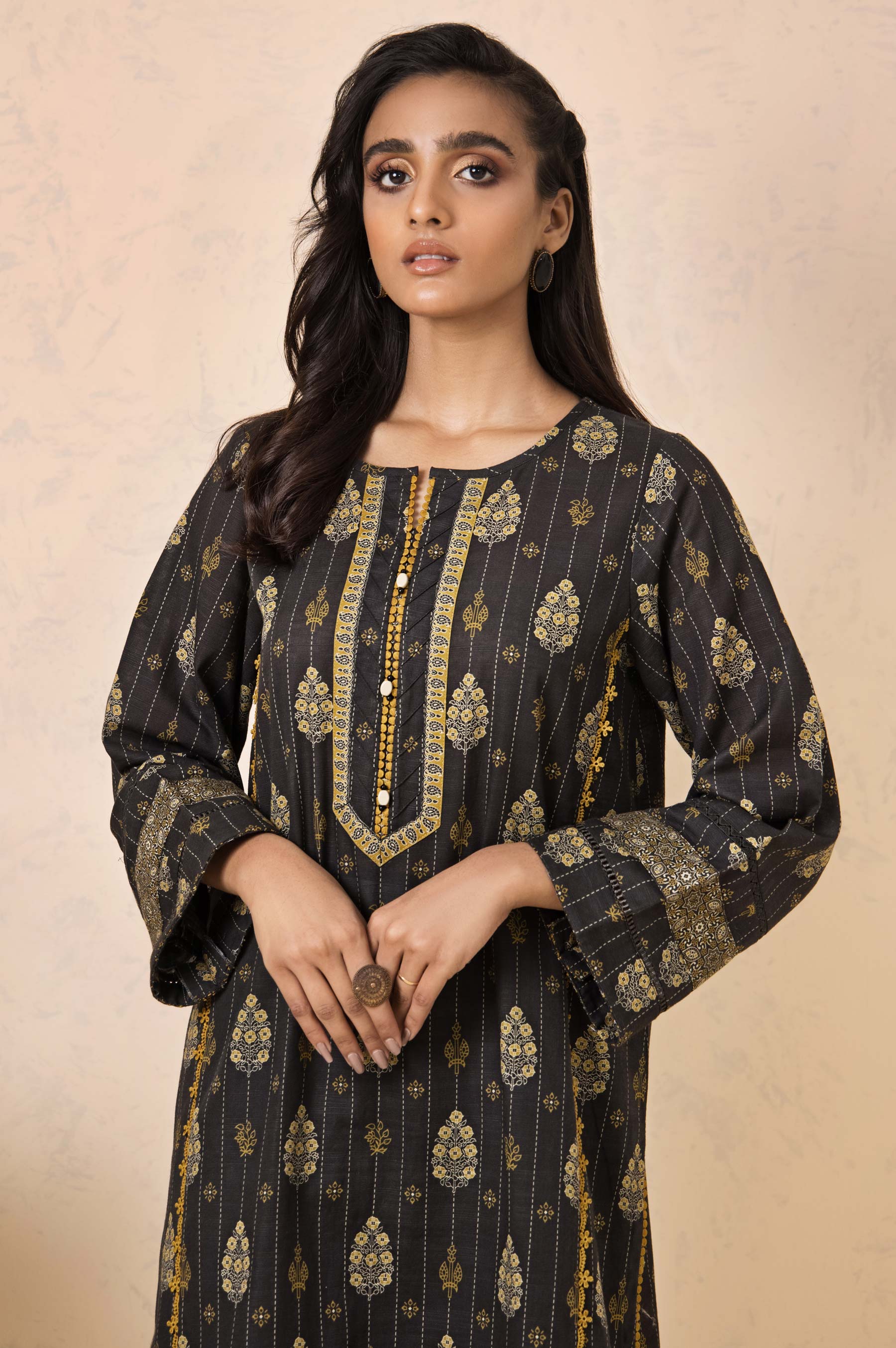 Stitched 3 Piece Printed Khaddar Suit - Image 5