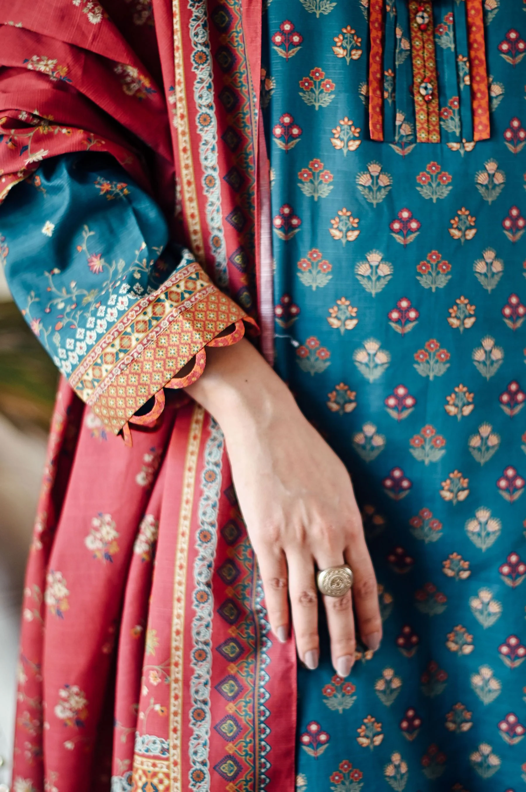 Stitched 3 Piece Printed Khaddar Suit - Image 6