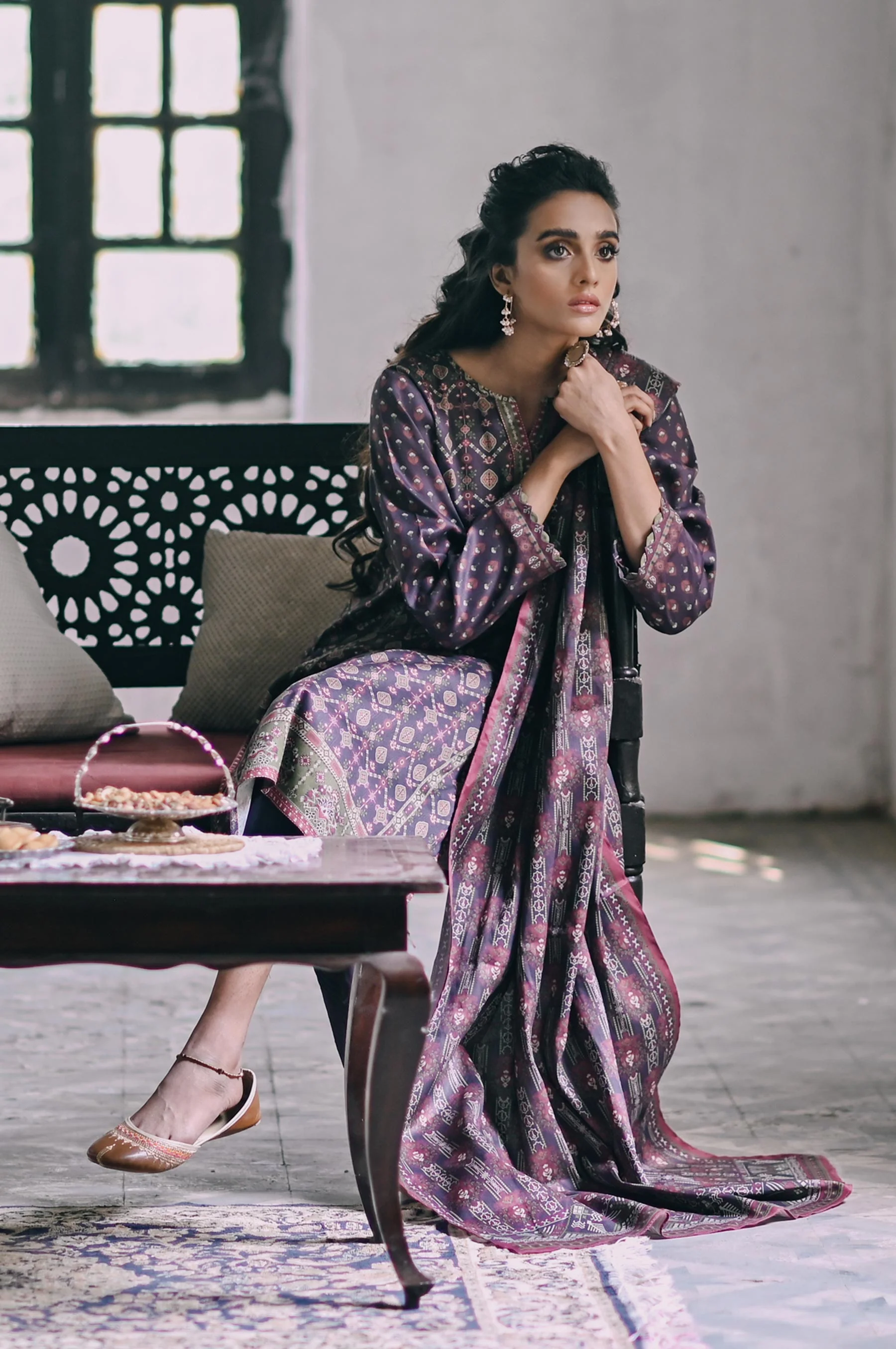 Stitched 3 Piece Printed Khaddar Suit - Image 5