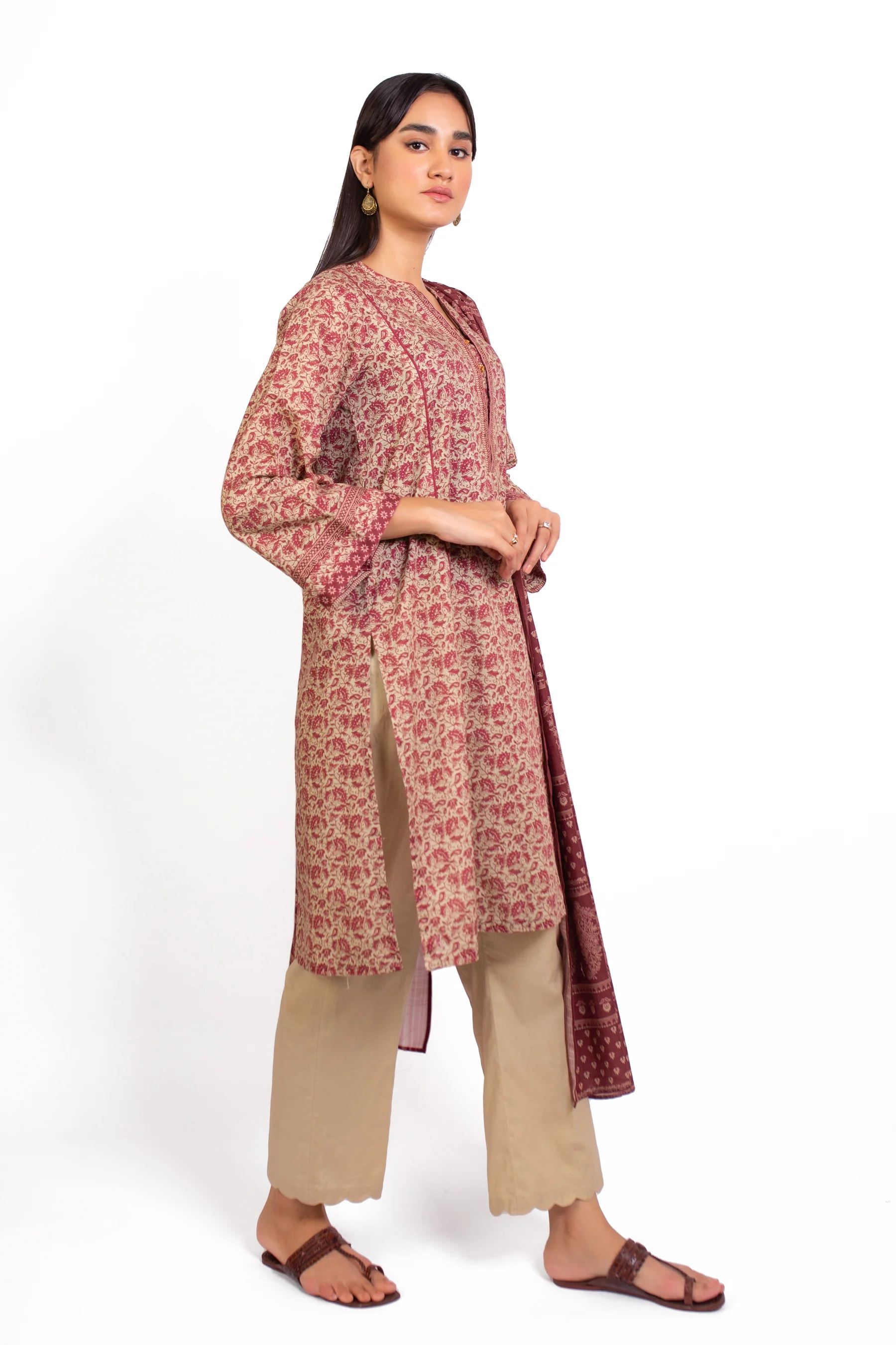 Stitched 3 Piece Printed Khaddar Suit - Image 3
