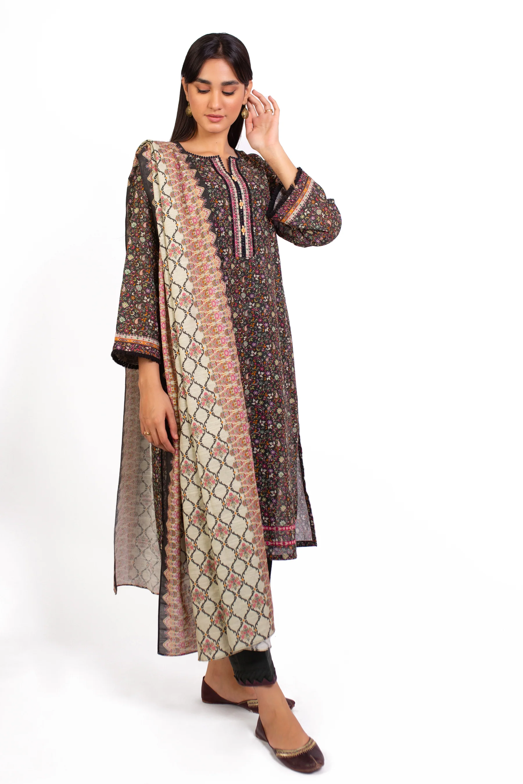 Stitched 3 Piece Printed Khaddar Suit - Image 2