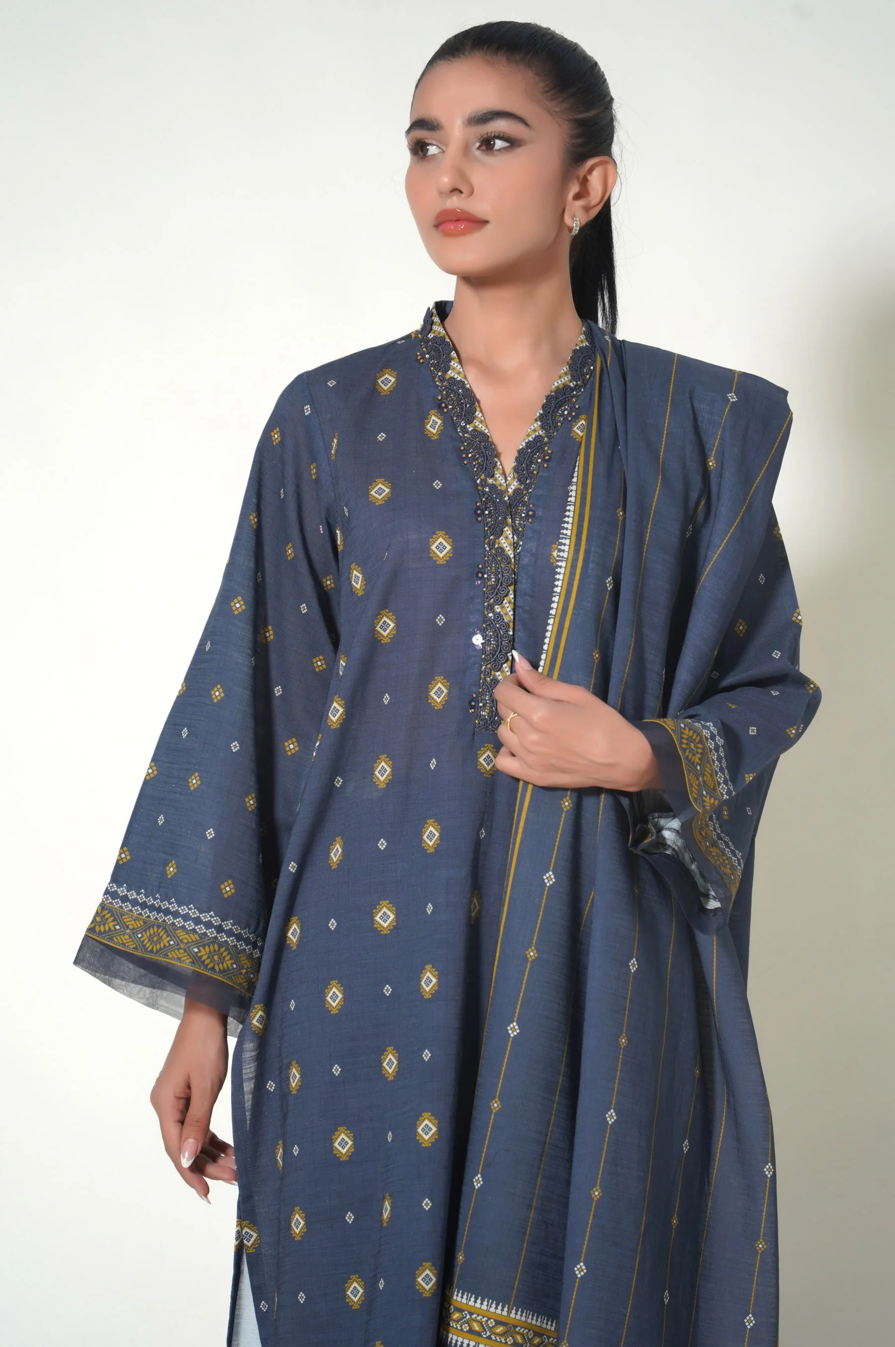 Stitched 3 Piece Printed Khaddar Suit - Image 2