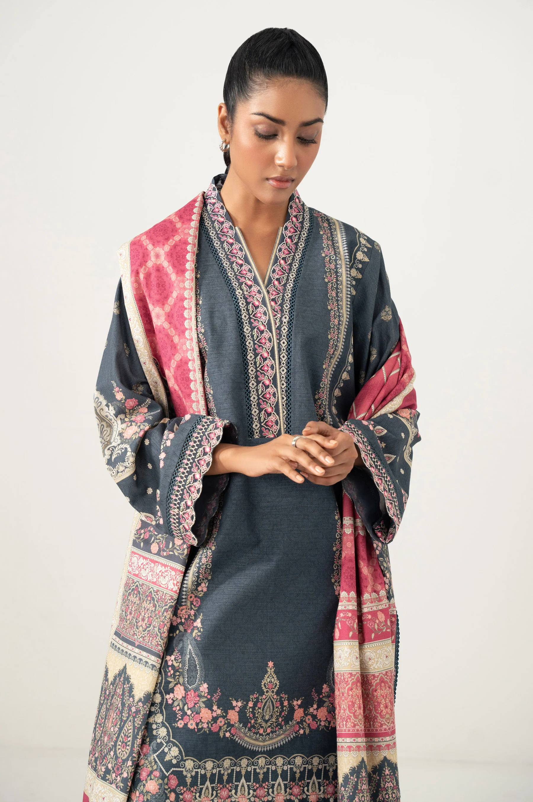 STITCHED PRINTED SUIT - Image 3