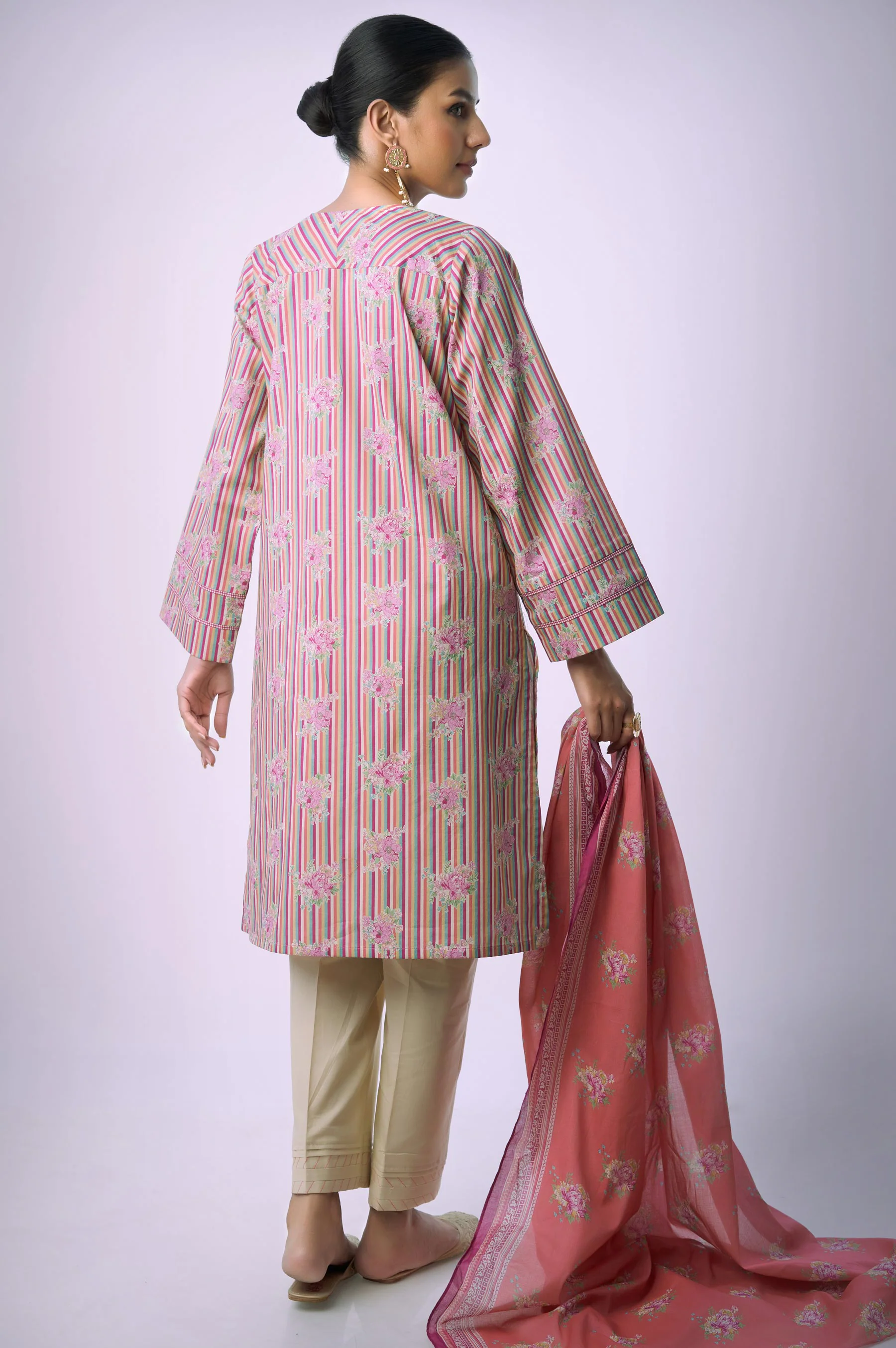 Stitched 3 Piece Printed Lawn - Image 4