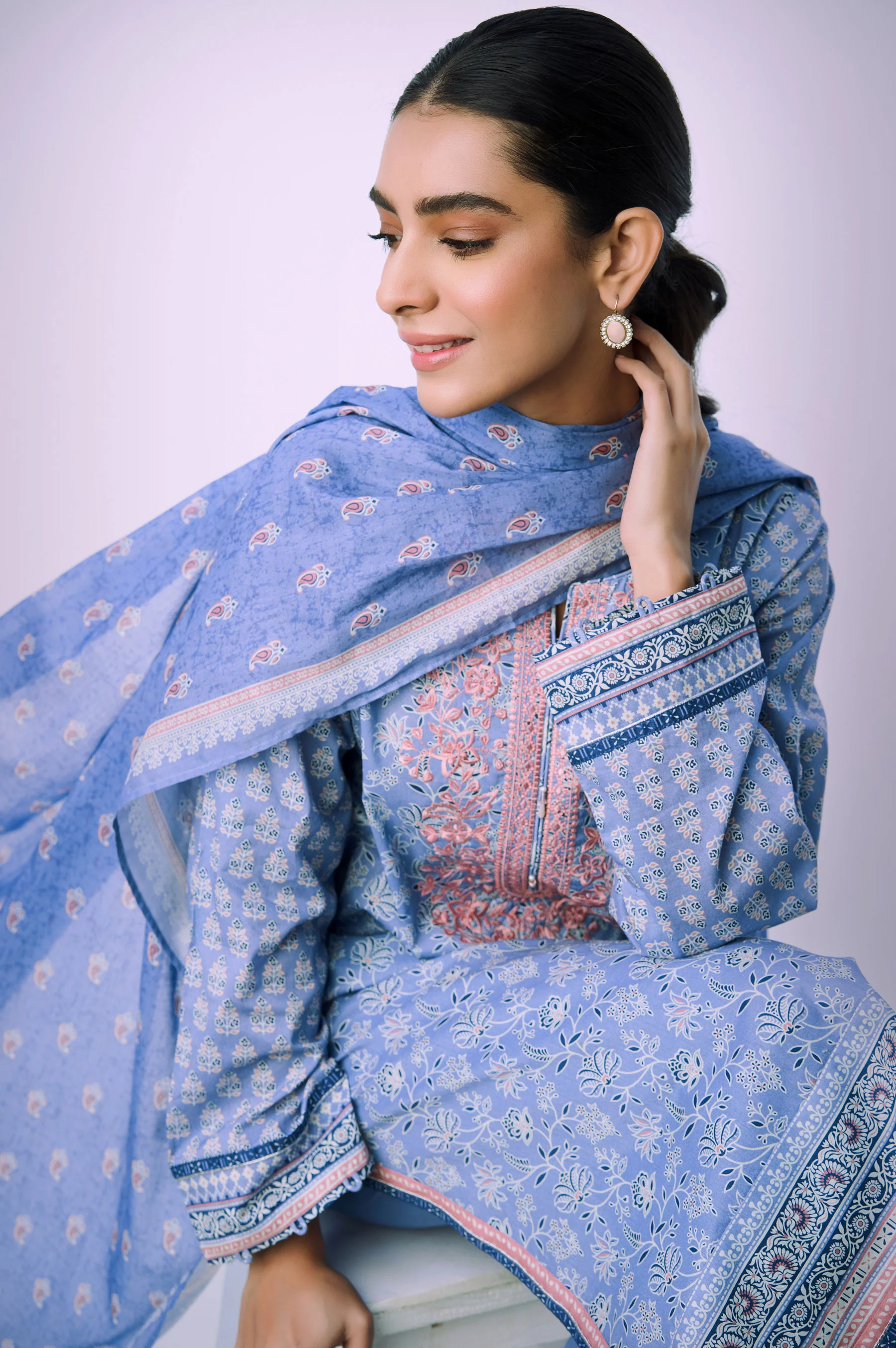 Stitched 3 Piece Printed Lawn - Image 3