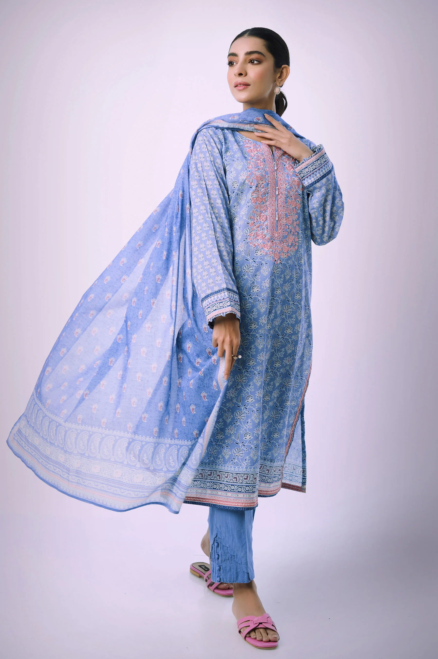 Stitched 3 Piece Printed Lawn - Image 4