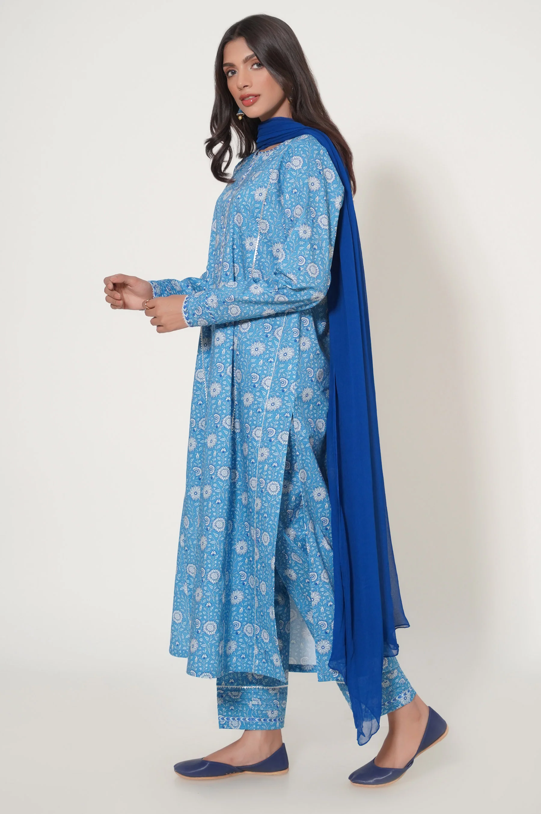 Stitched 3 Piece Printed Lawn - Image 4
