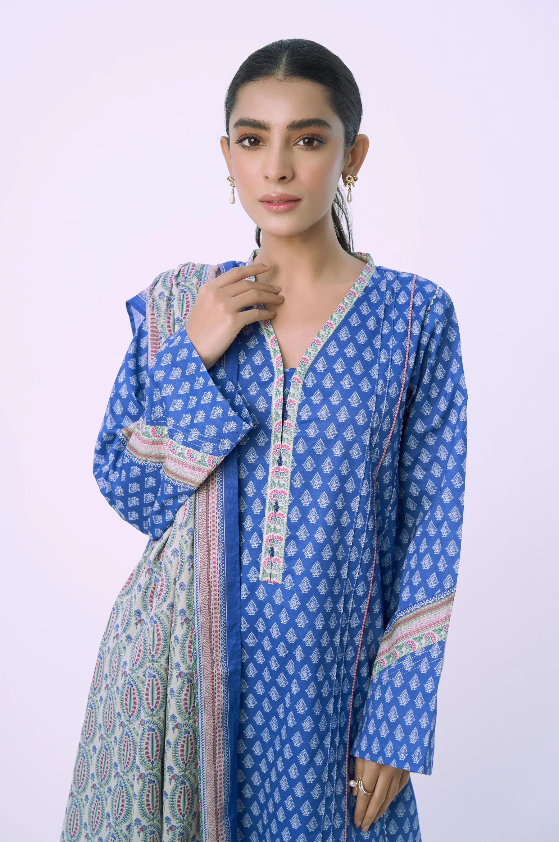 Stitched 3 Piece Printed Lawn - Image 5