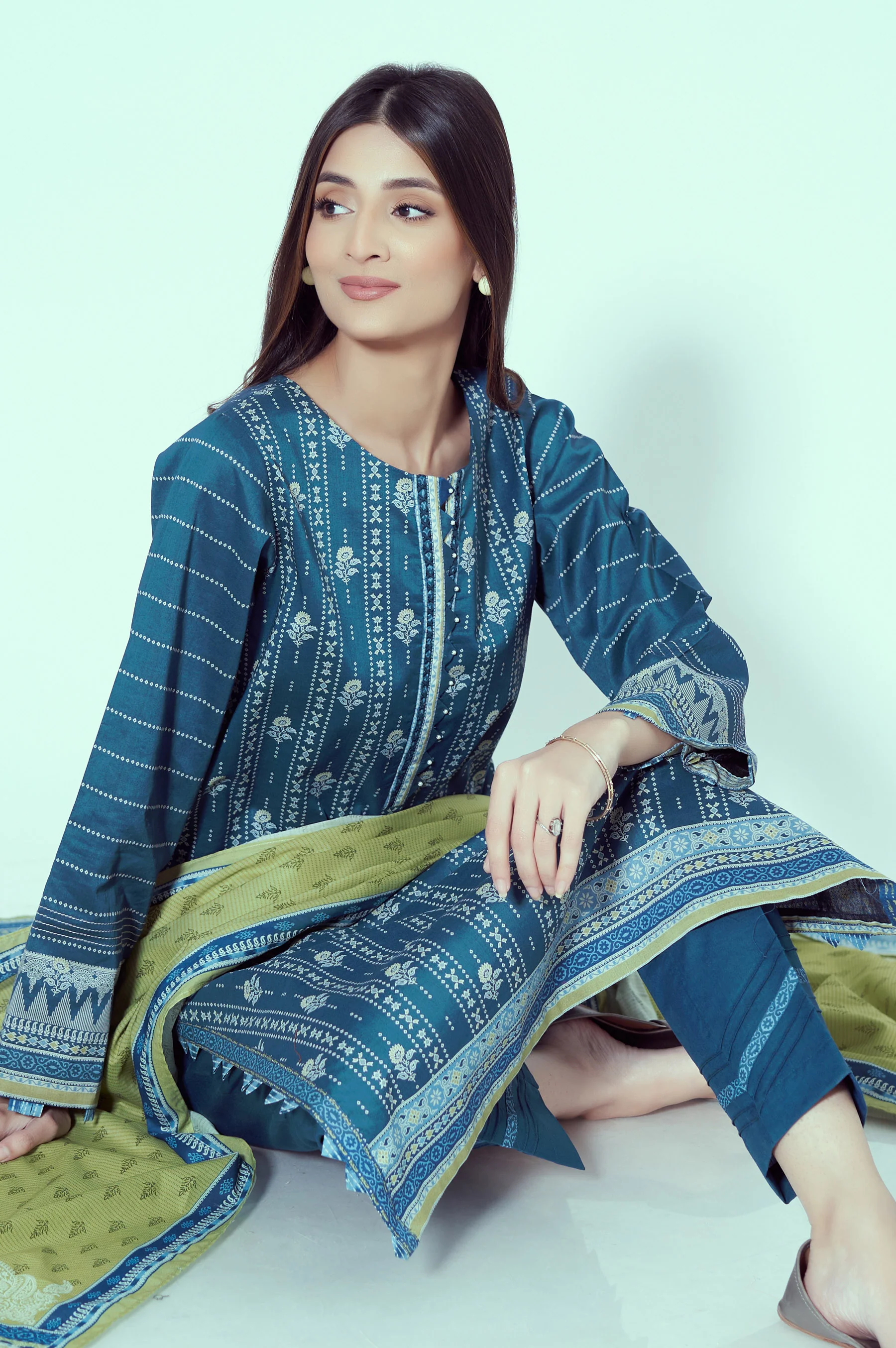 Stitched 3 Piece Printed Lawn Suit - Image 4