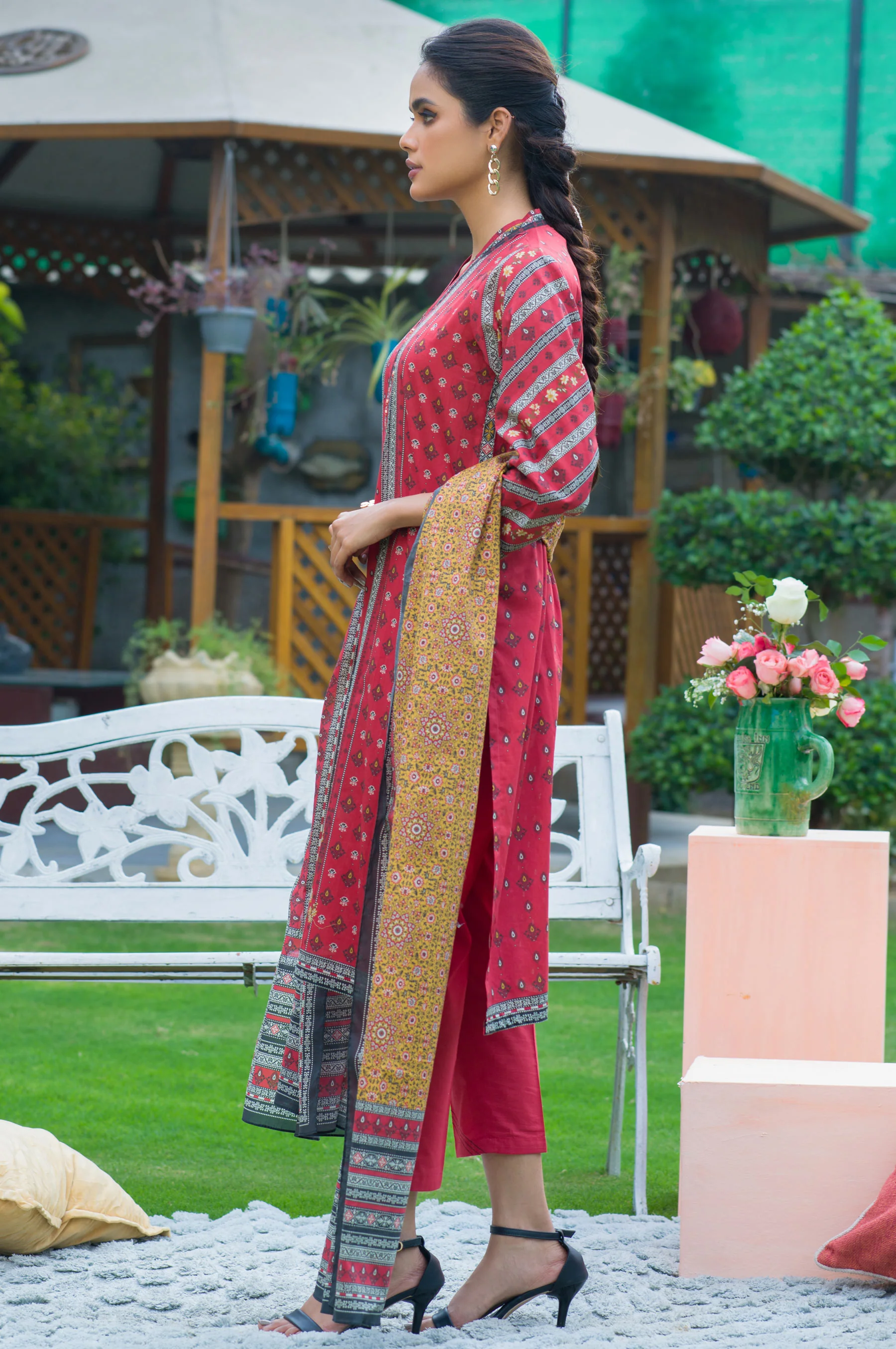 Stitched 3 Piece Printed Slub Lawn Suit - Image 3