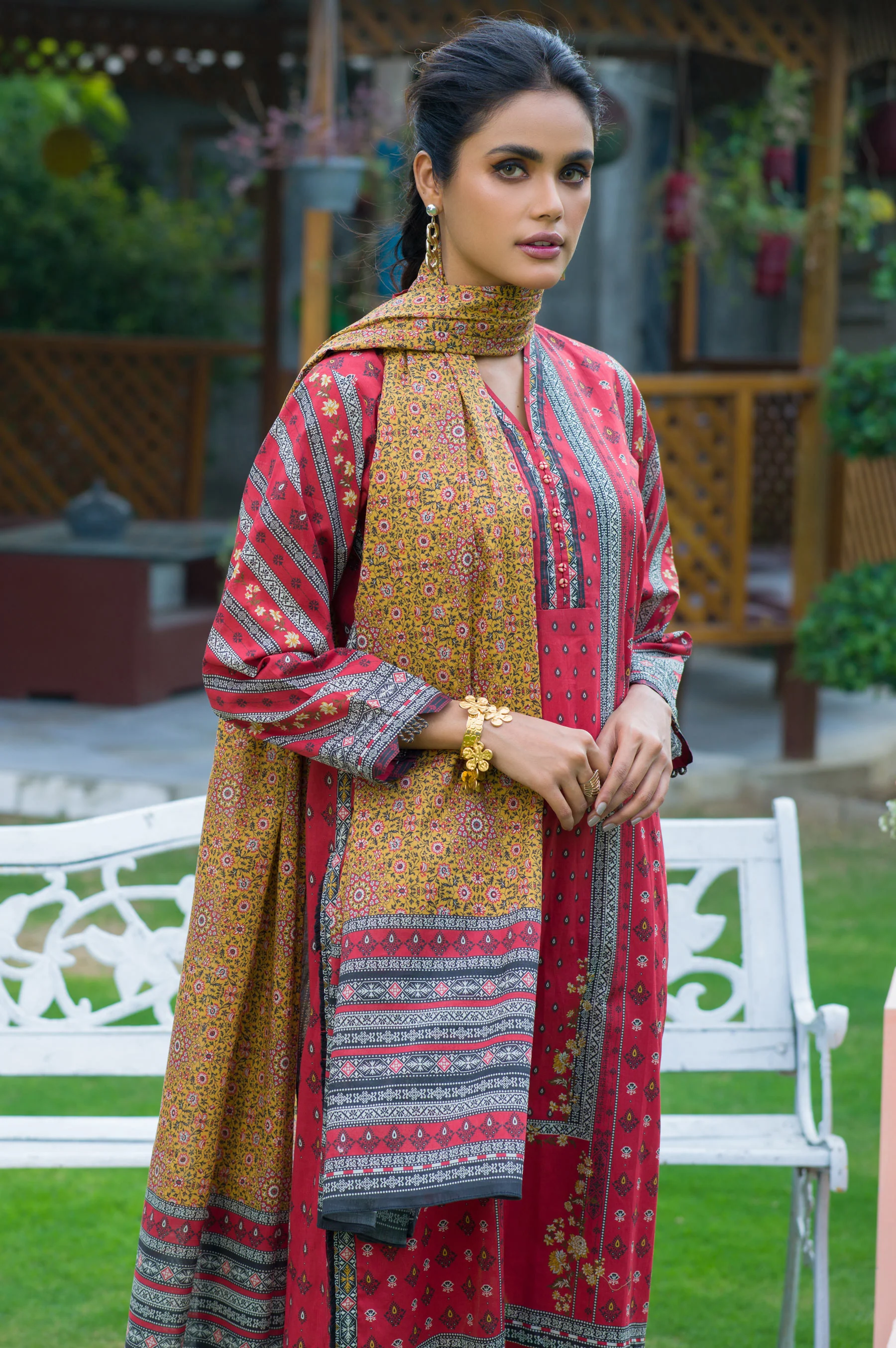 Stitched 3 Piece Printed Slub Lawn Suit - Image 5