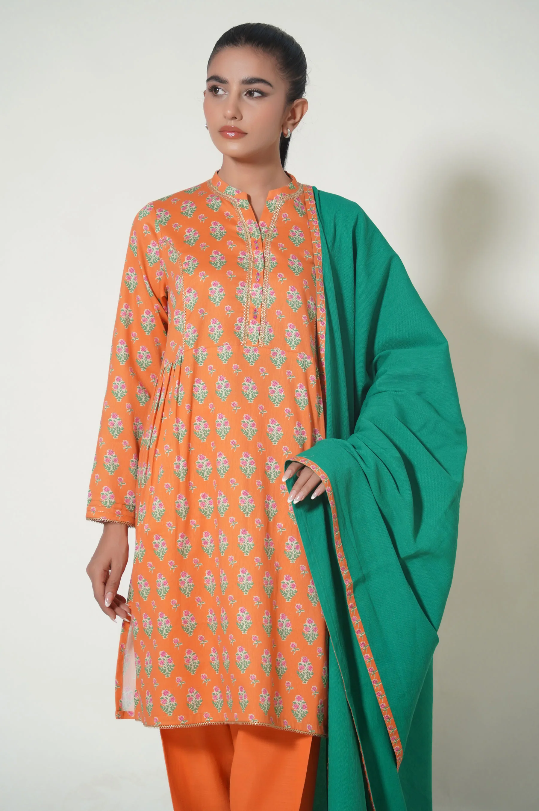 Stitched 3 Piece Printed Cottle Suit - Image 4