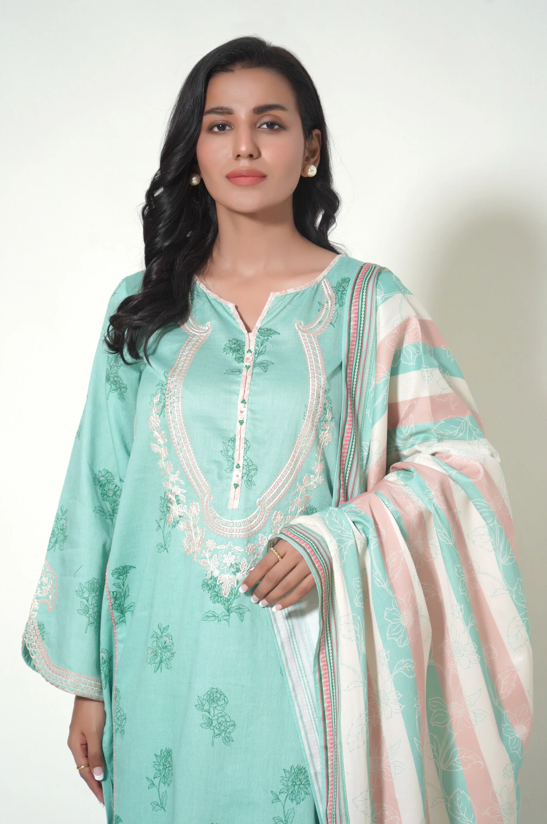 Stitched 3 Piece Printed Cottle Suit - Image 4